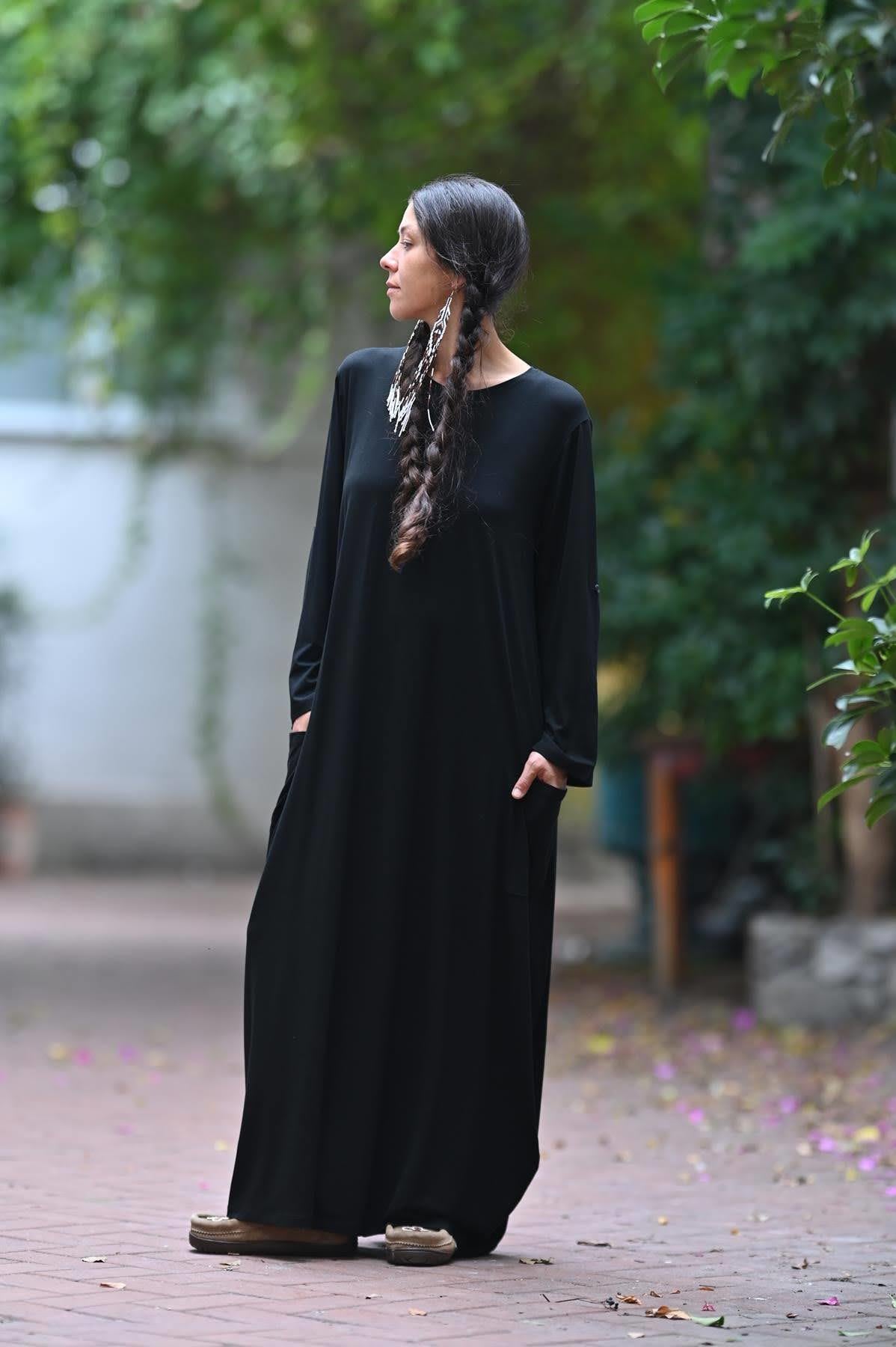 Siyah Bisiklet Yaka Kulaklı Uzun Kollu Elbise