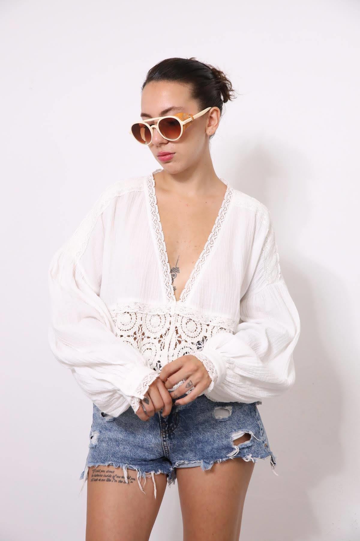  Beyaz Dantel Detaylı Balon Kol Ceket