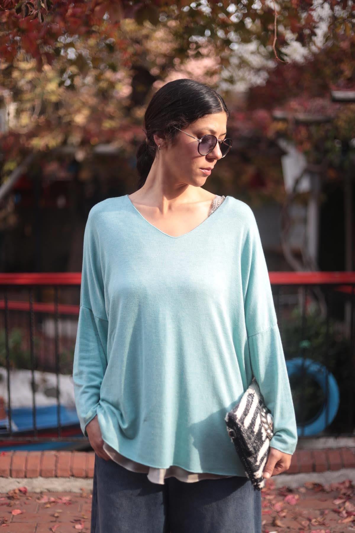 Su Yeşili V Yaka Yumuşak Doku Angora Bluz