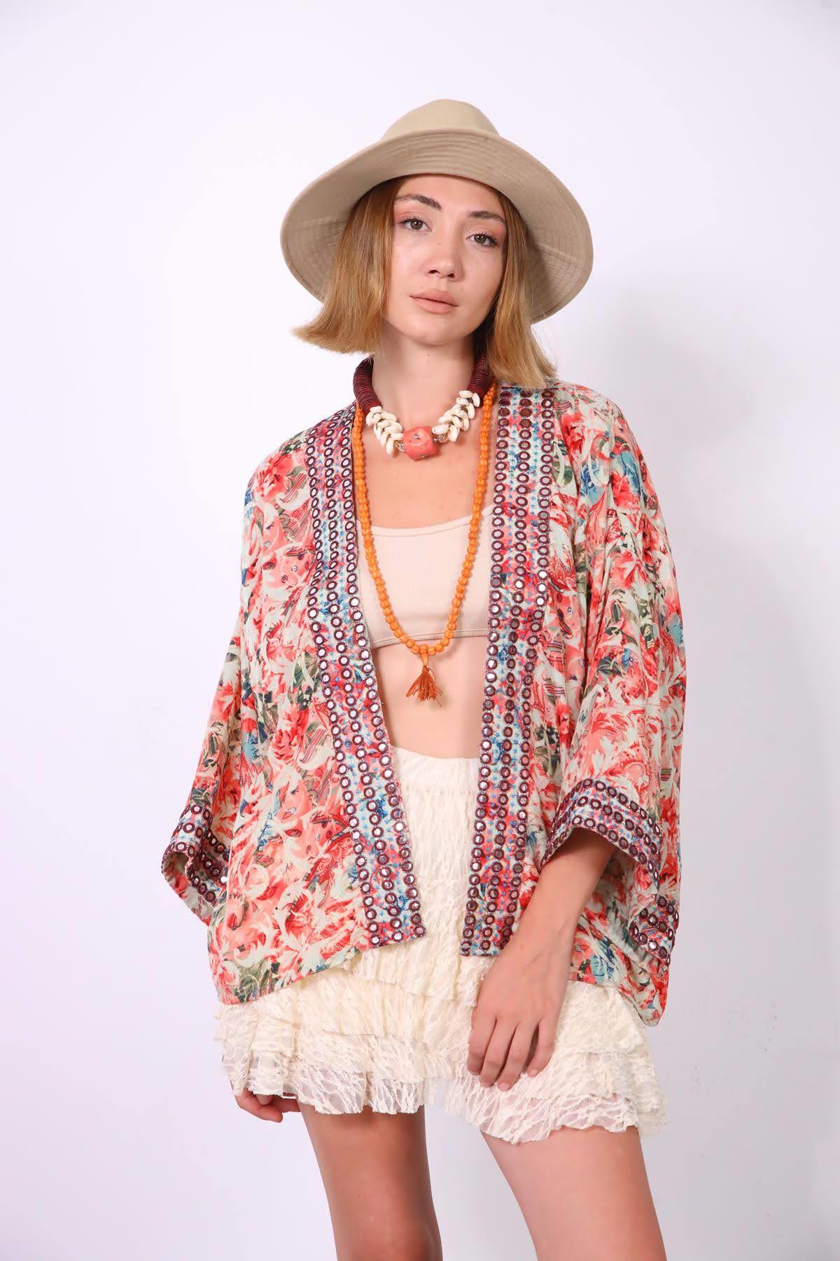 Mercan Rengi Aynalı İşlemeli Kısa Kimono - Şaman Butik Mercan Rengi Aynalı İşlemeli Kısa Kimono