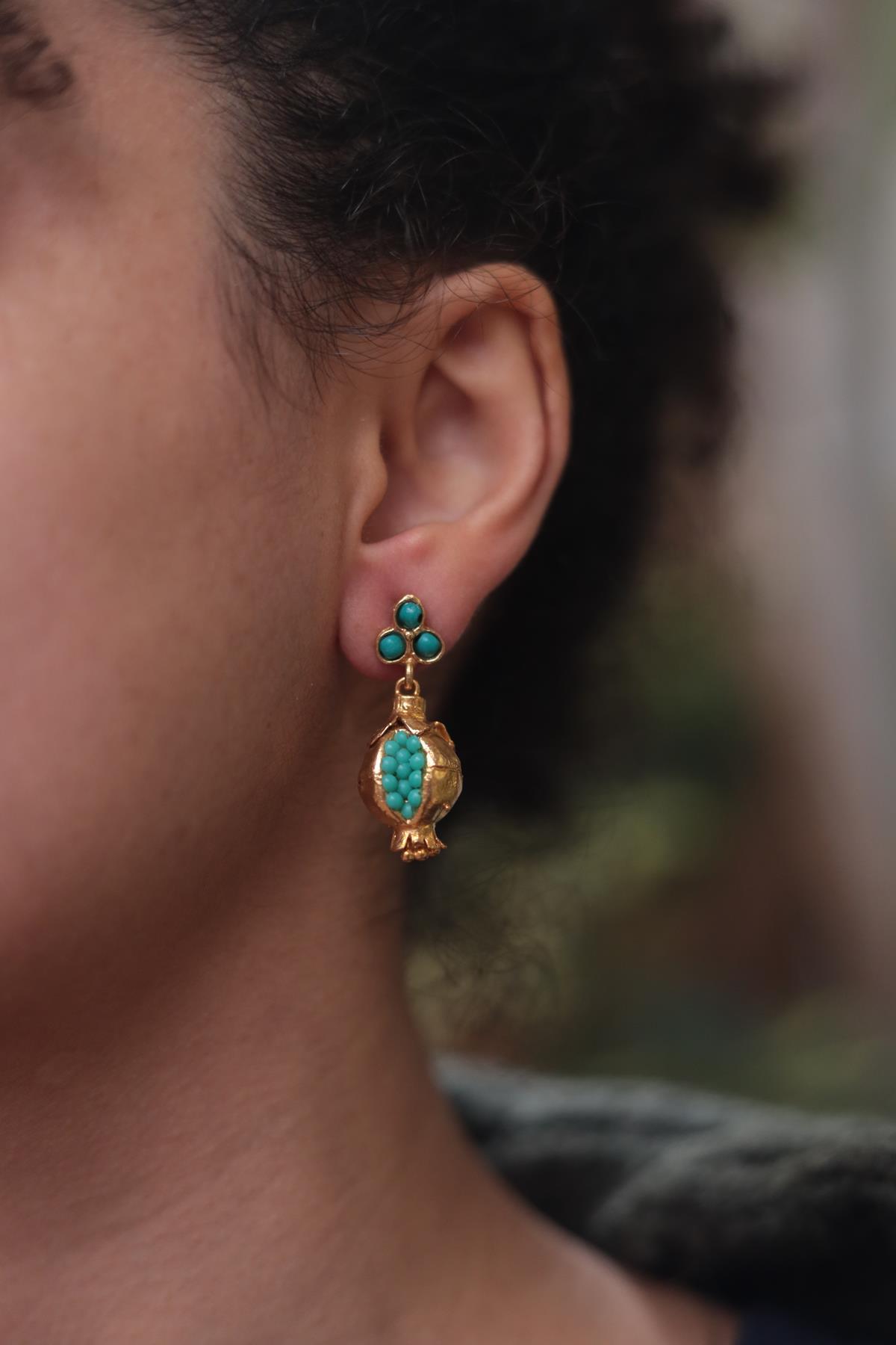 Mavi Doğal Taşlı Nar Tasarım Küpe