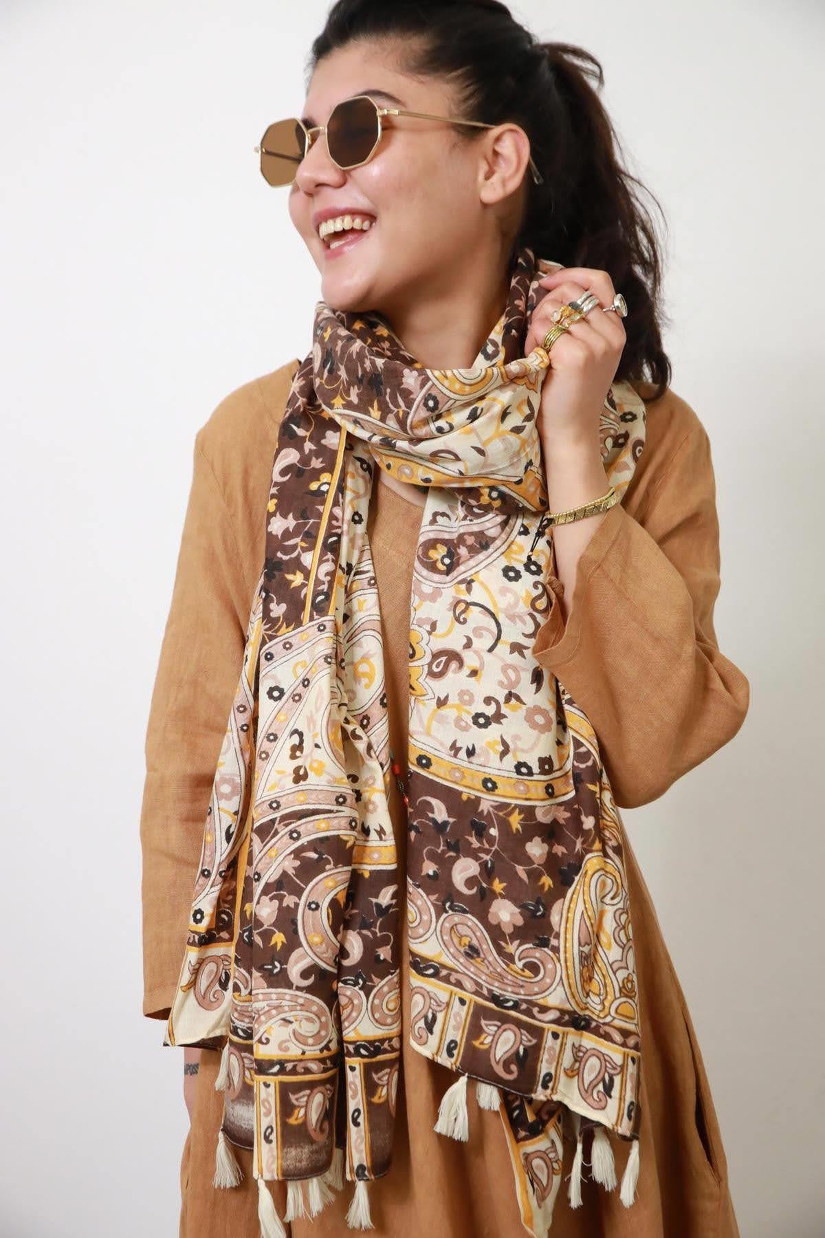 Krem Rengi Desenli Püsküllü Otantik Şal
