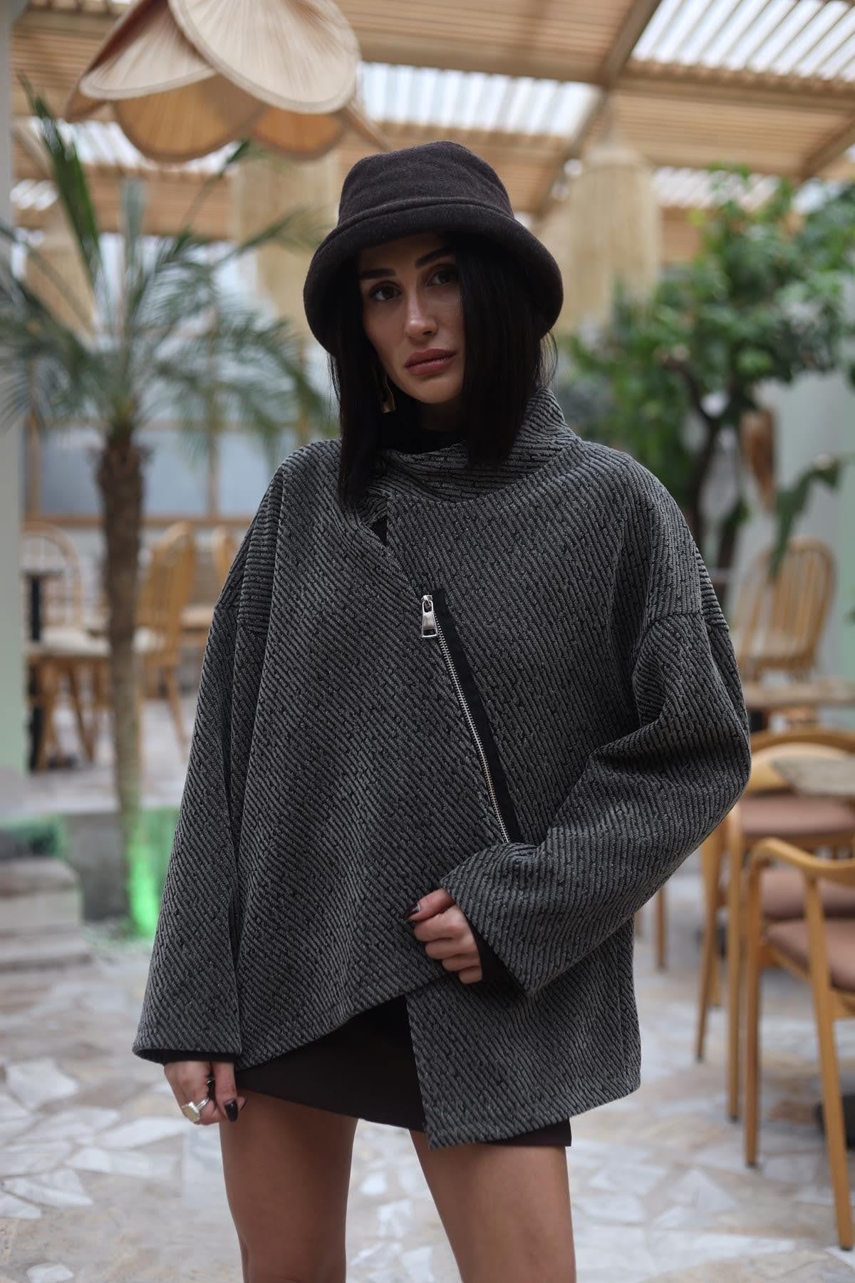 Haki Asimetrik Fermuarlı Kadife Ceket