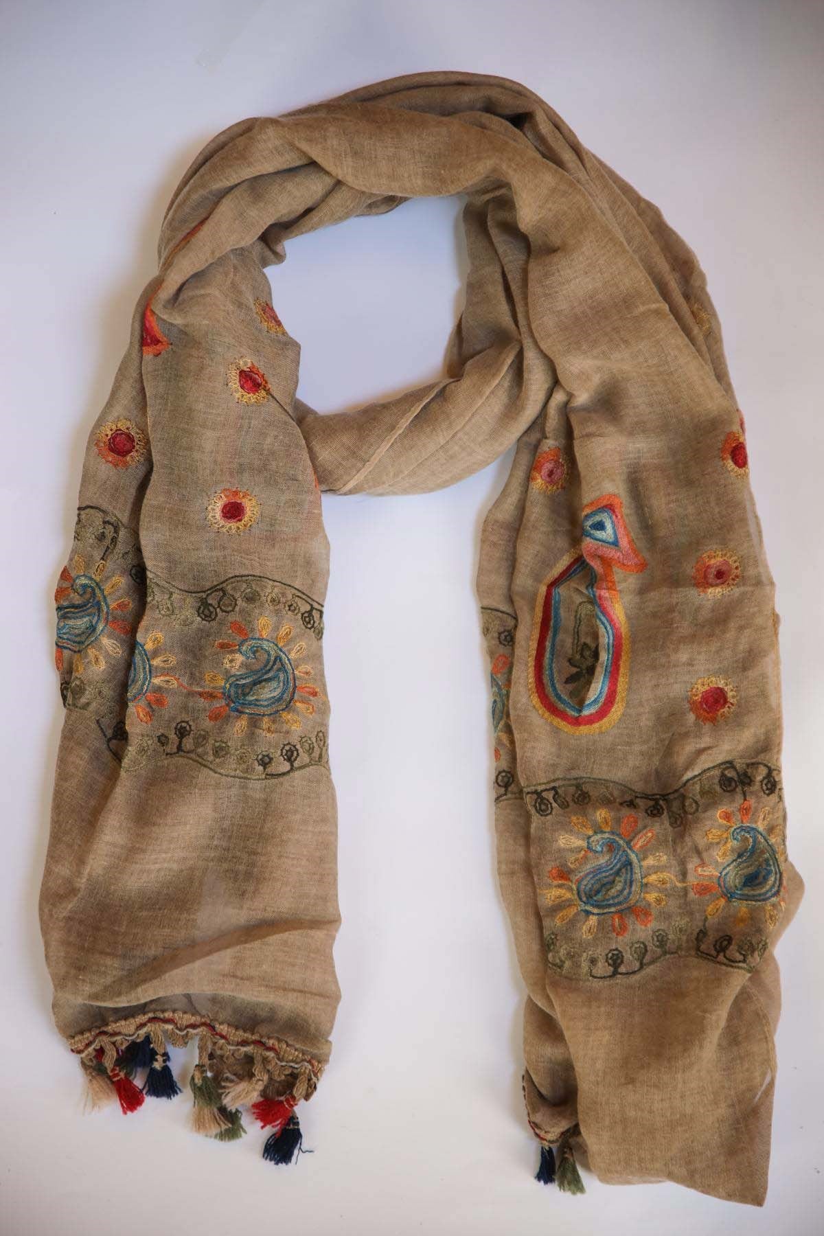 Camel Rengi İşlemeli Püsküllü Şal