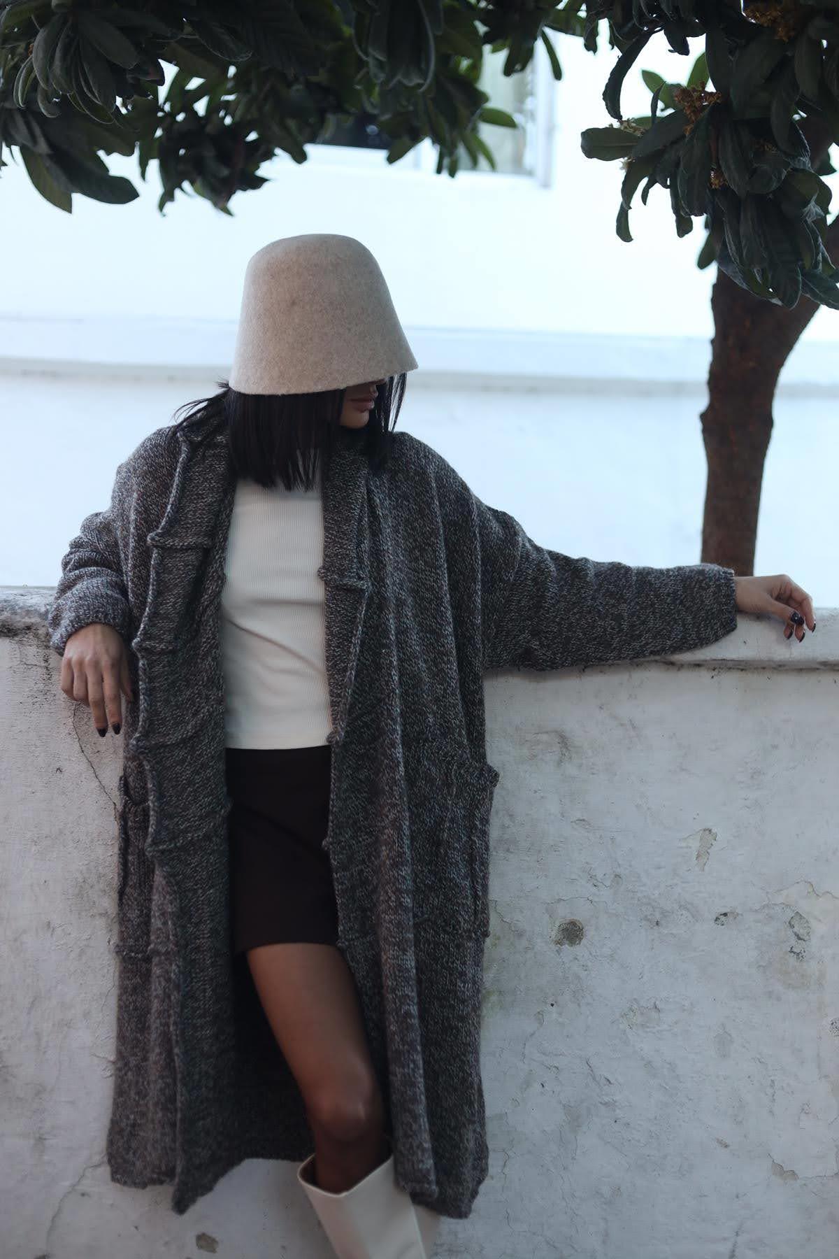 Kahverengi Cepleri Dikişli Örgü Hırka