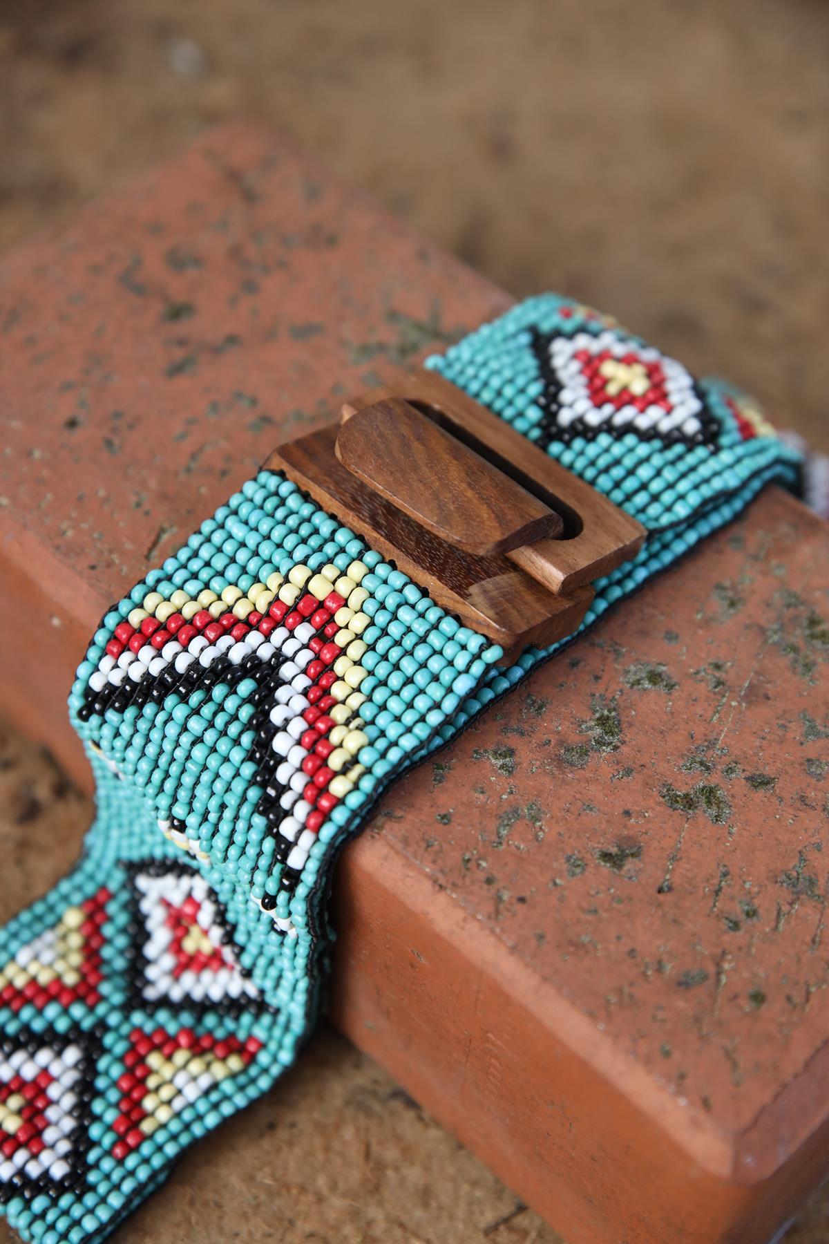 Turkuaz Ahşap Toka Detaylı Boncuk İşlemeli Elastik Kemer