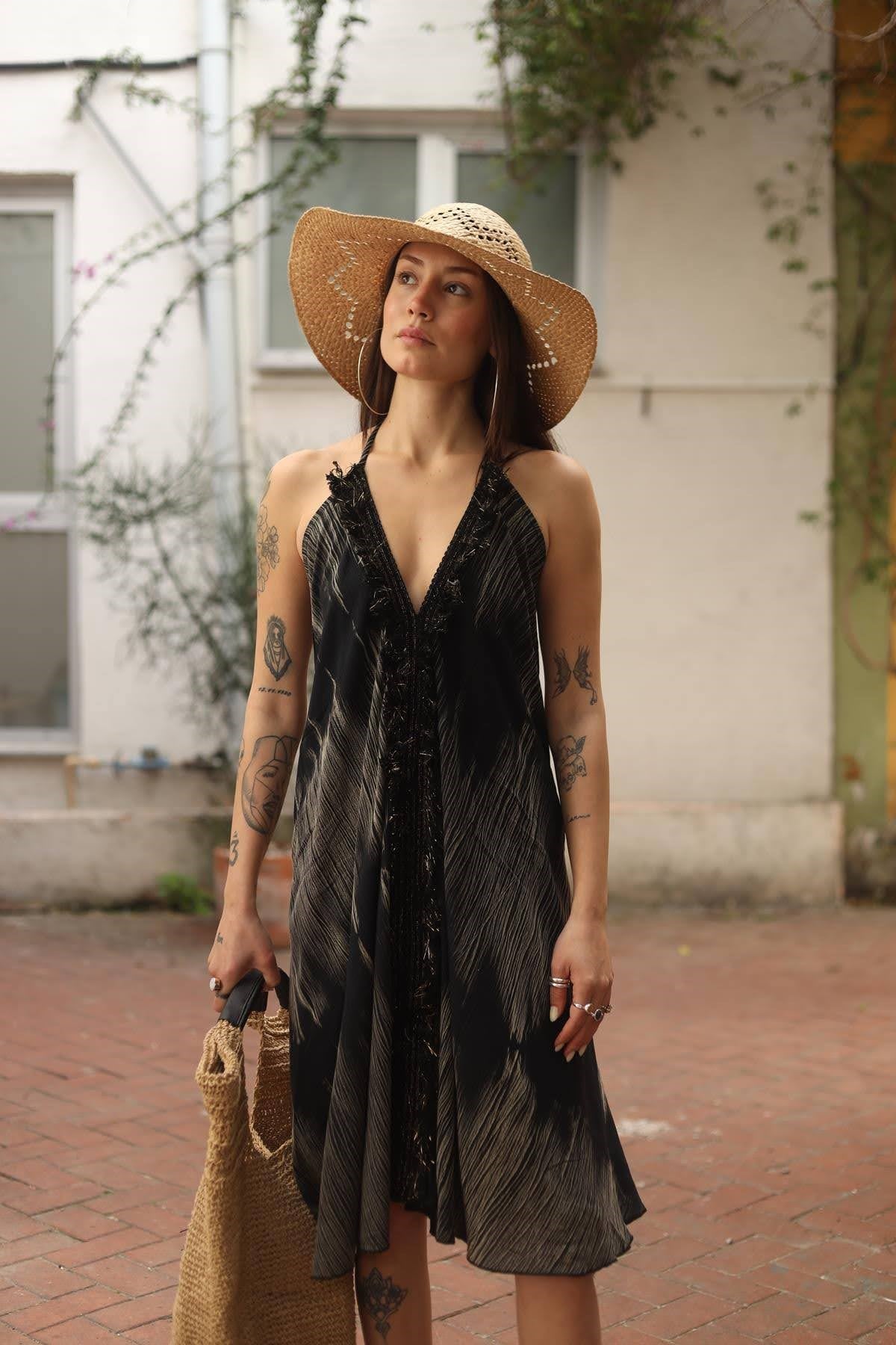 Siyah Desenli Püsküllü Kısa Elbise