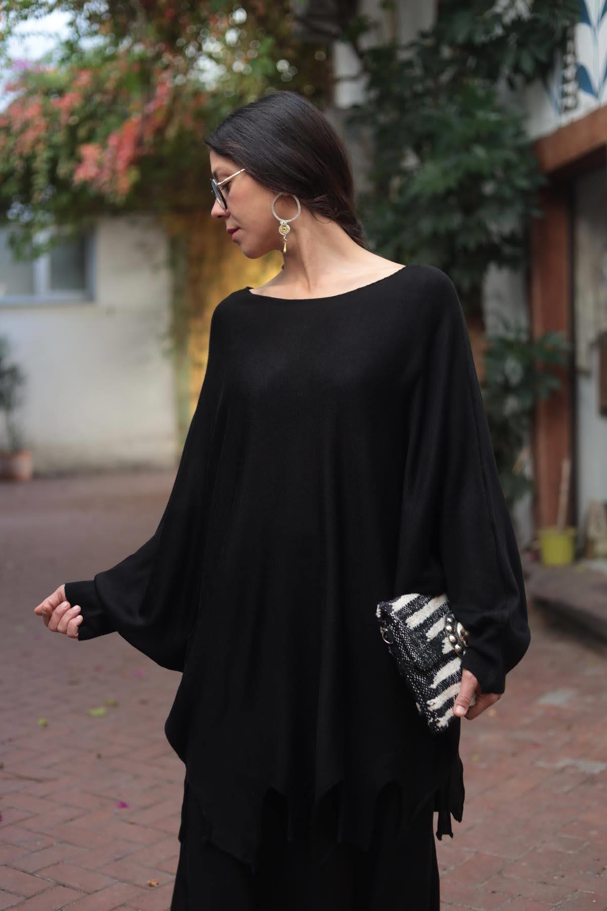 Siyah Püsküllü Triko Tunik