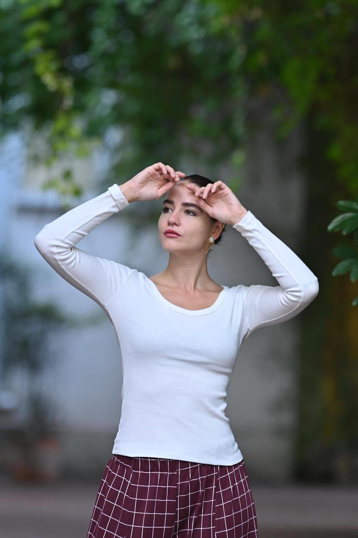 Beyaz Uzun Kollu Kaşkorse Bluz