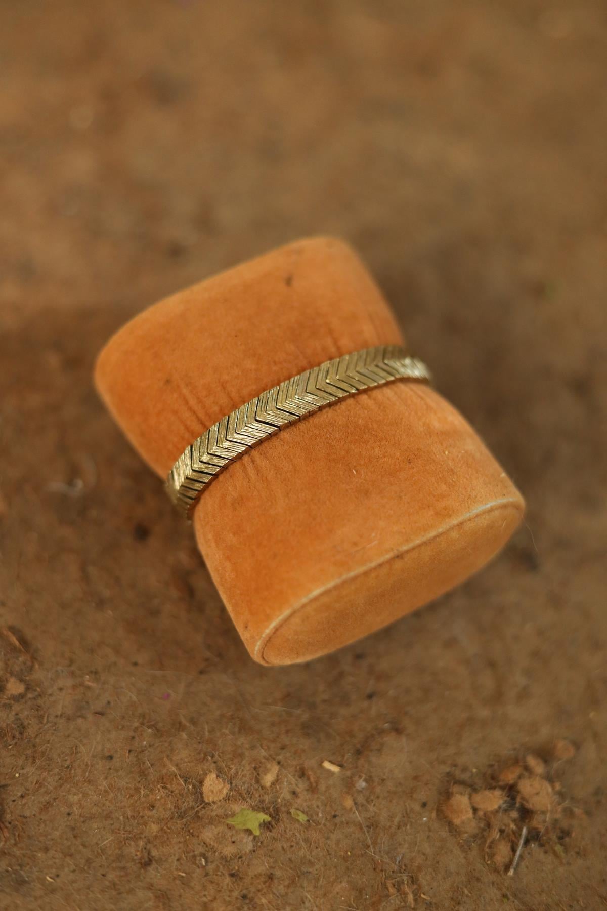 Alloy Arrow Pattern Bracelet