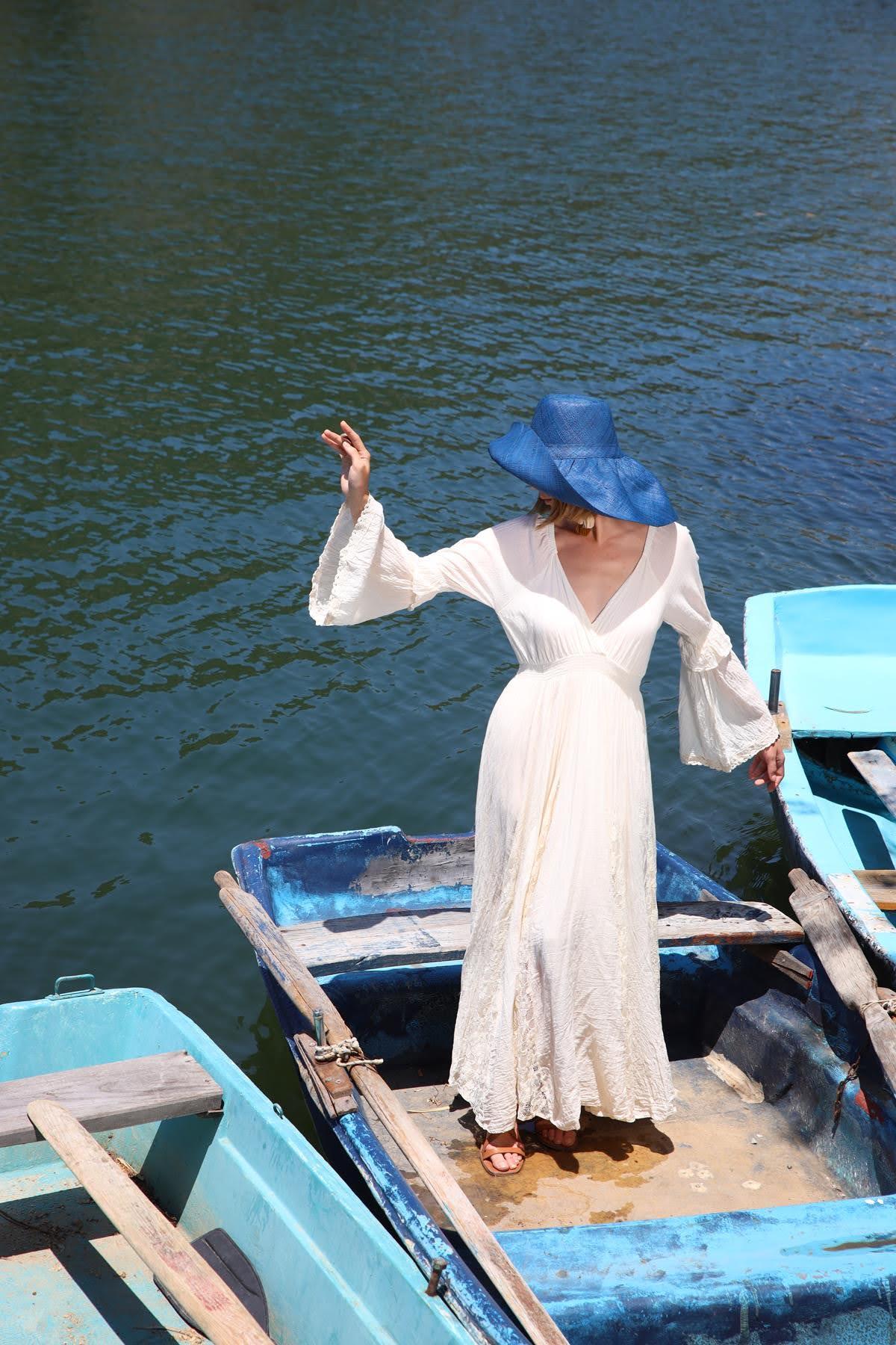 Ekru Volanlı Kruvaze Yaka Dantel Detaylı Elbise - Şaman Butik Ekru Volanlı Kruvaze Yaka Dantel Detaylı Elbise