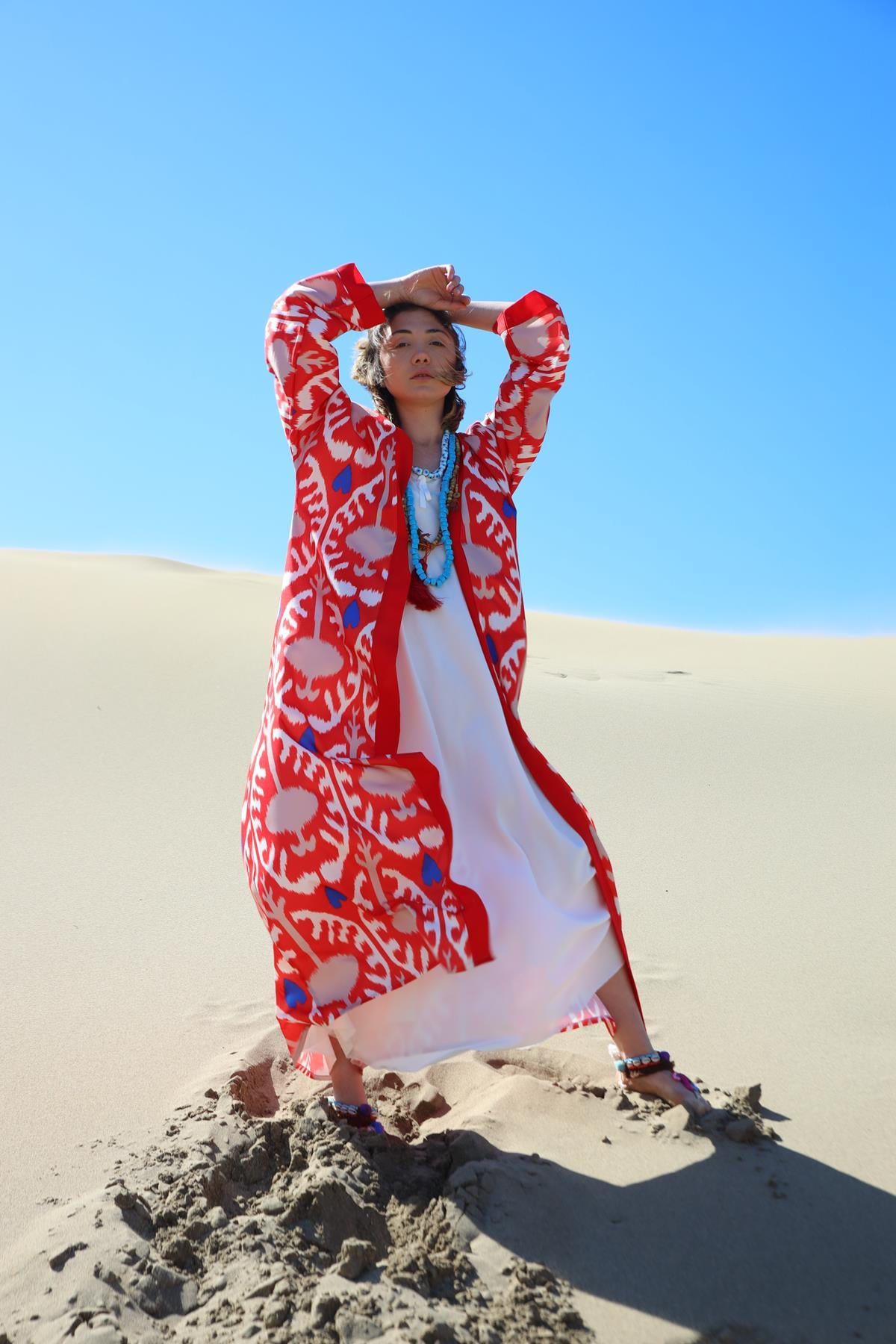 Kırmızı Desenli Yanları Yırtmaçlı Kimono - Şaman Butik Kırmızı Desenli Yanları Yırtmaçlı Kimono