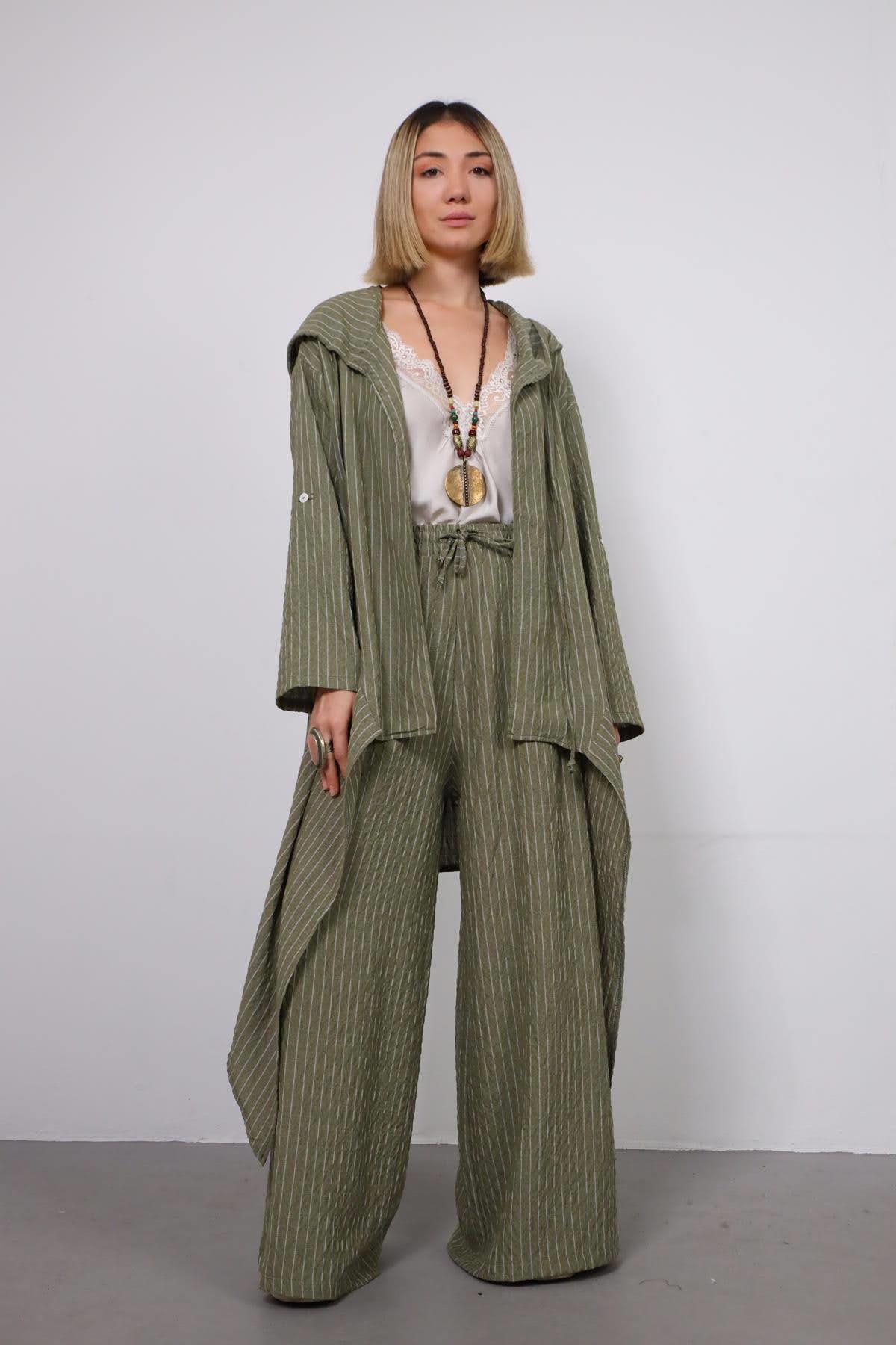 Haki Asimetrik Kesim Sırtı İşlemeli Kapüşonlu Kaftan - Şaman Butik Haki Asimetrik Kesim Sırtı İşlemeli Kapüşonlu Kaftan