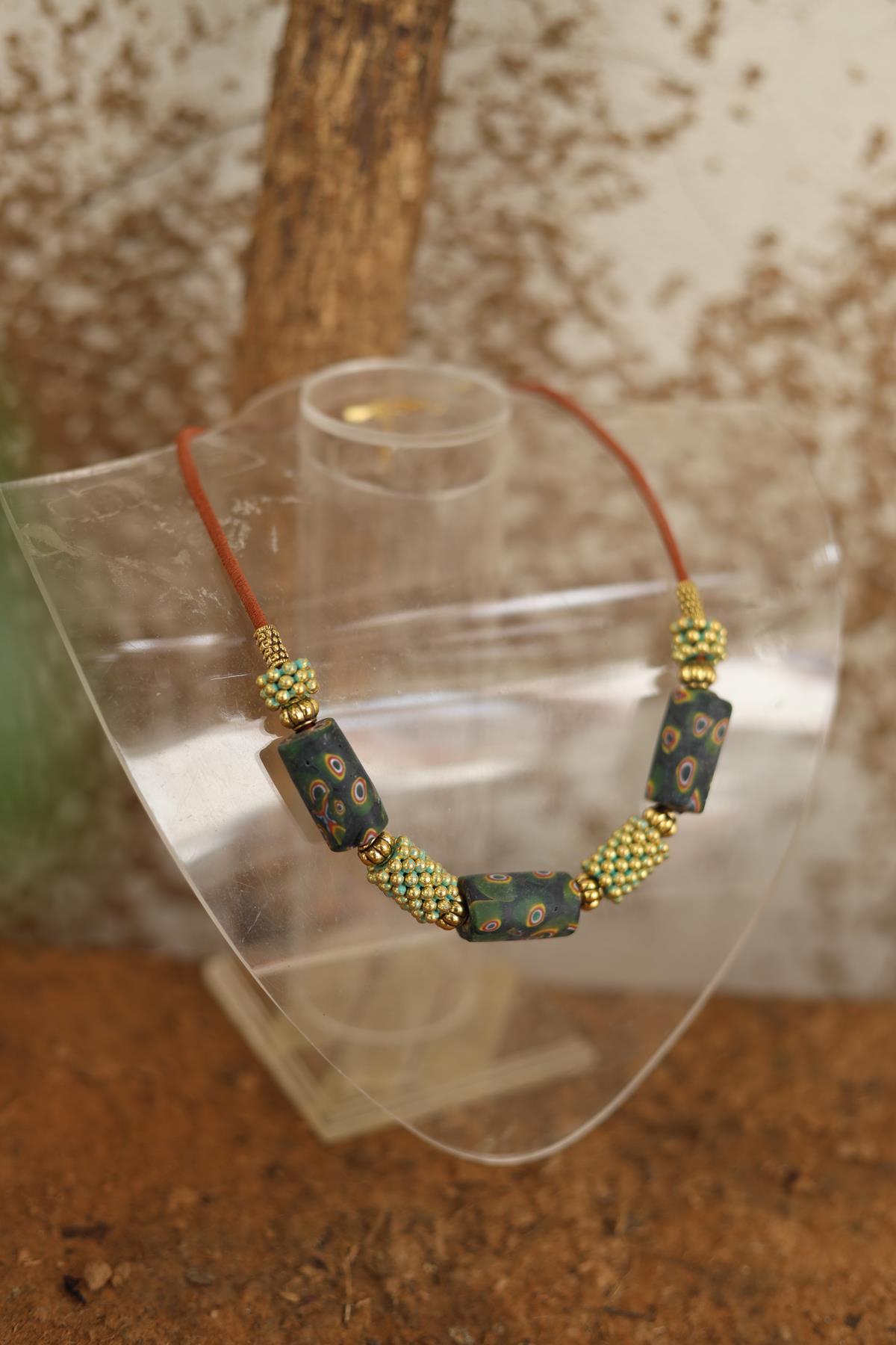 Kahverengi İpli Seramik Detaylı Kolye