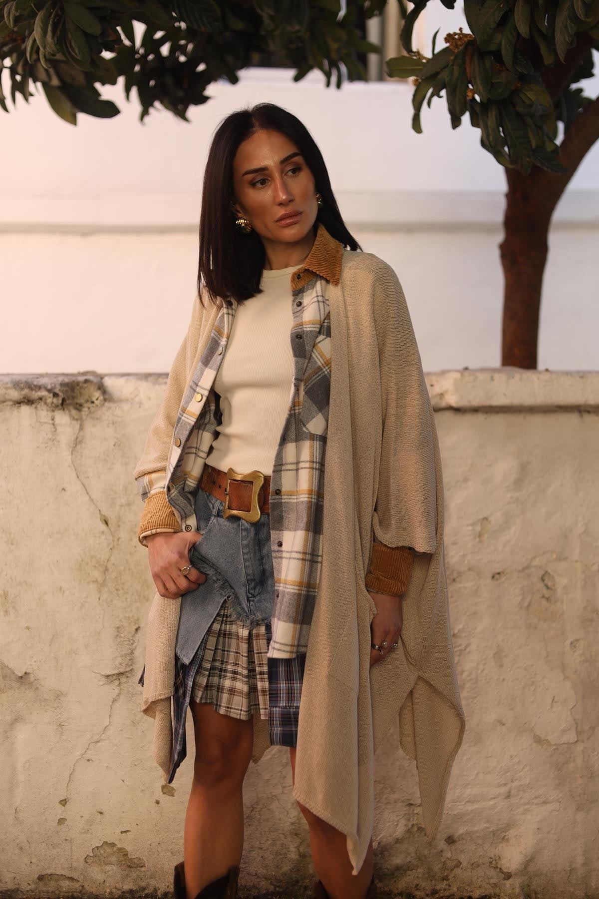 Taş Rengi Yanları Yırtmaçlı Cepli Triko Hırka