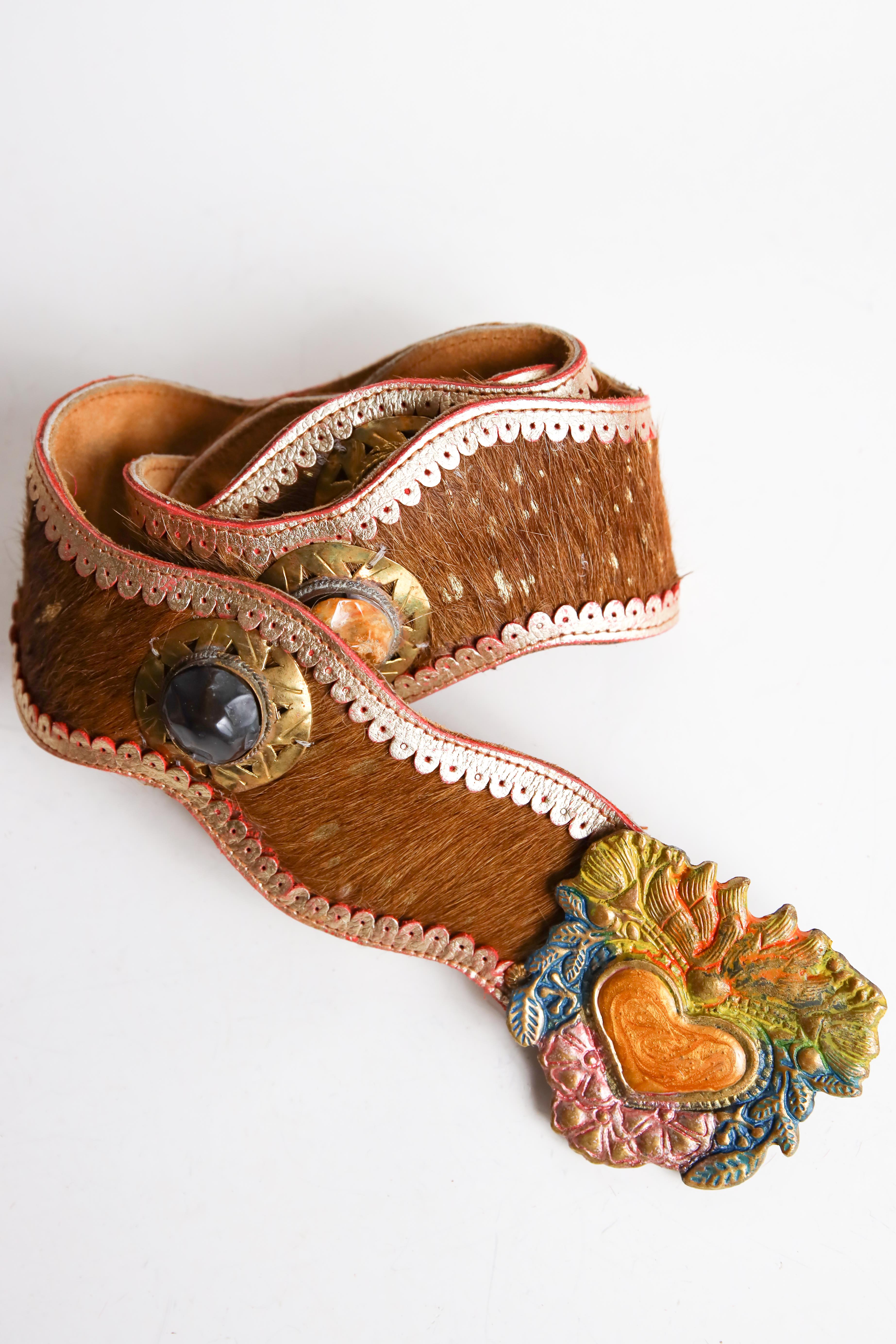 Kahverengi Tay Tüyü Büyük Tokalı Kemer Kahverengi Tay Tüyü Büyük Tokalı Kemer