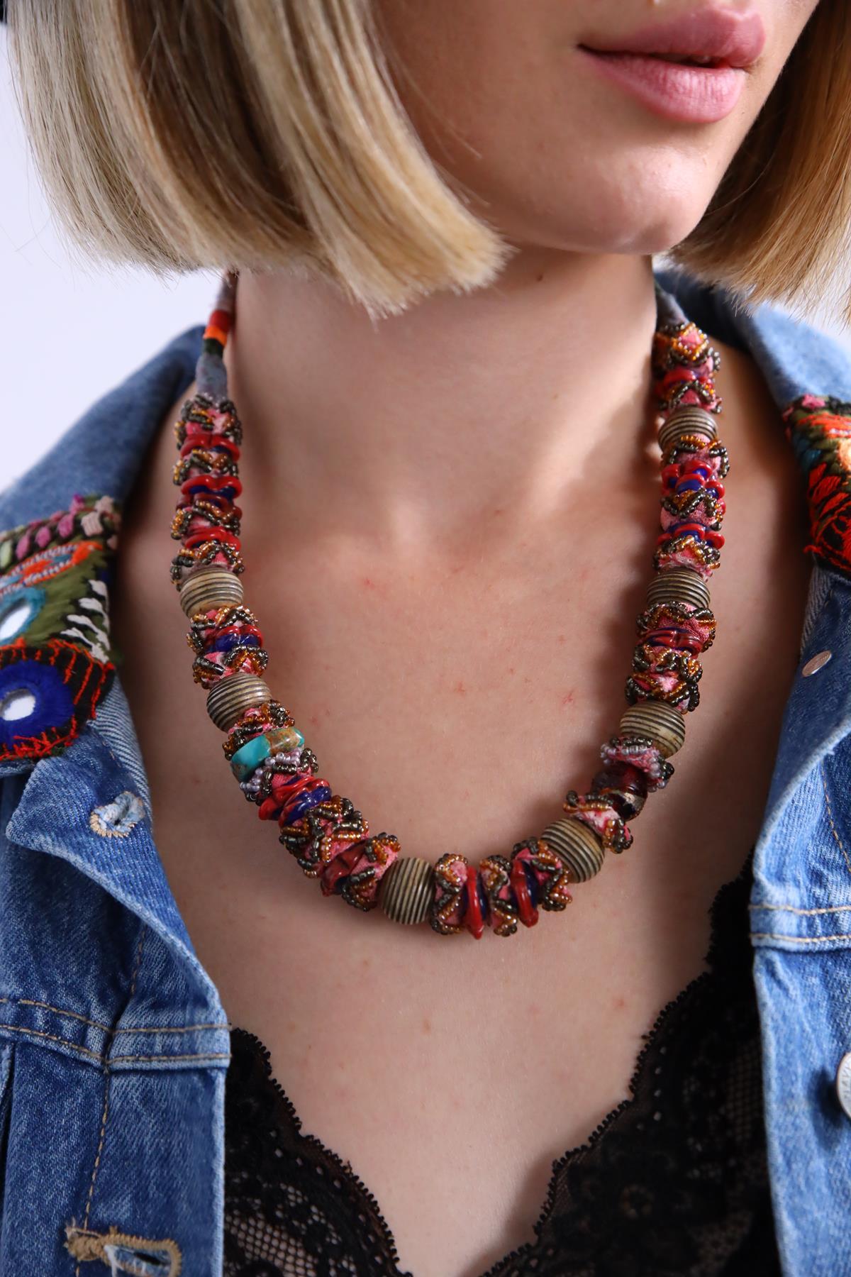 Doğal Taş Detaylı Etnik Tasarım Kolye Doğal Taş Detaylı Etnik Tasarım Kolye