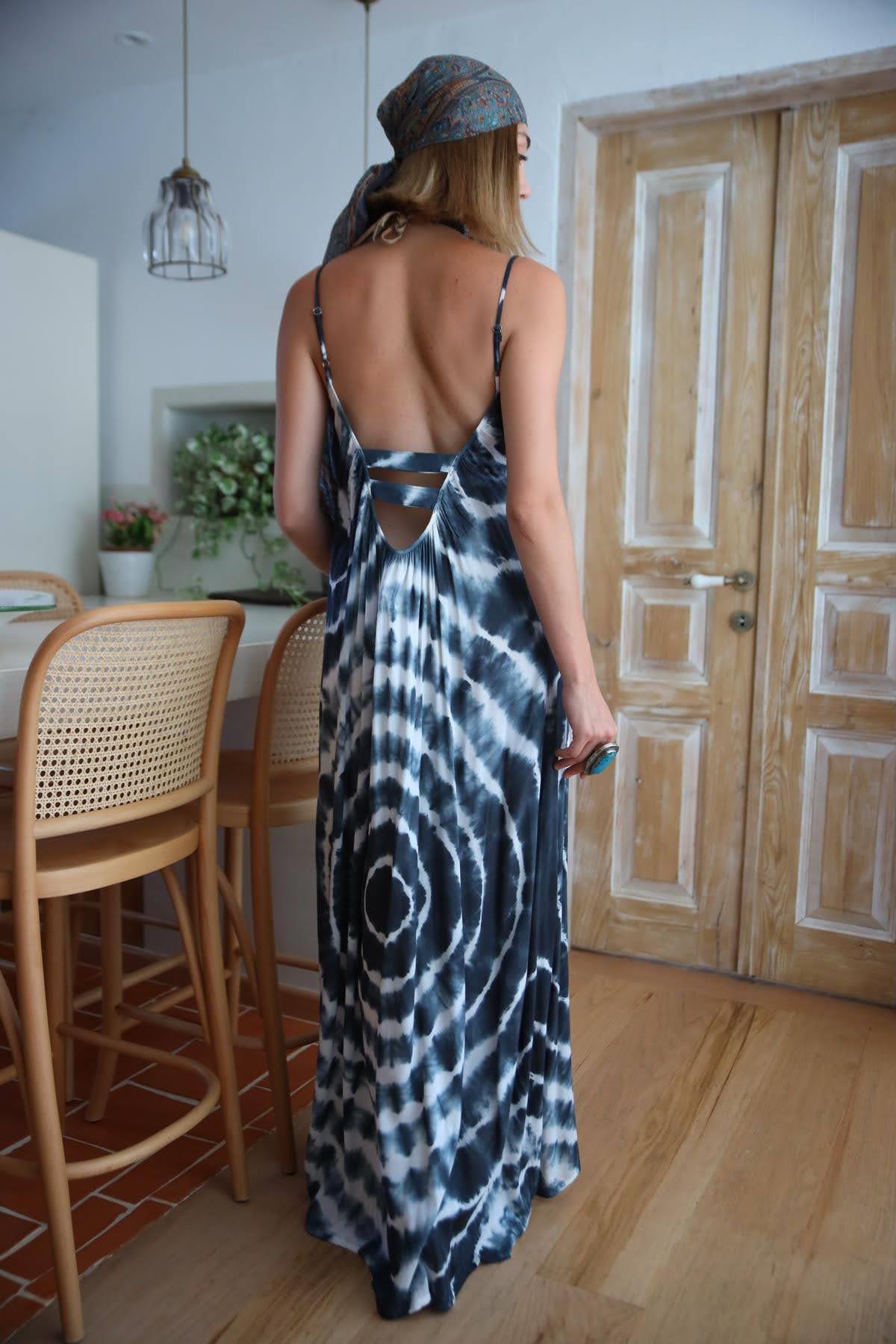 Antrasit Batikli Sırtı Brit Detaylı Askılı Elbise - Şaman Butik Antrasit Batikli Sırtı Brit Detaylı Askılı Elbise
