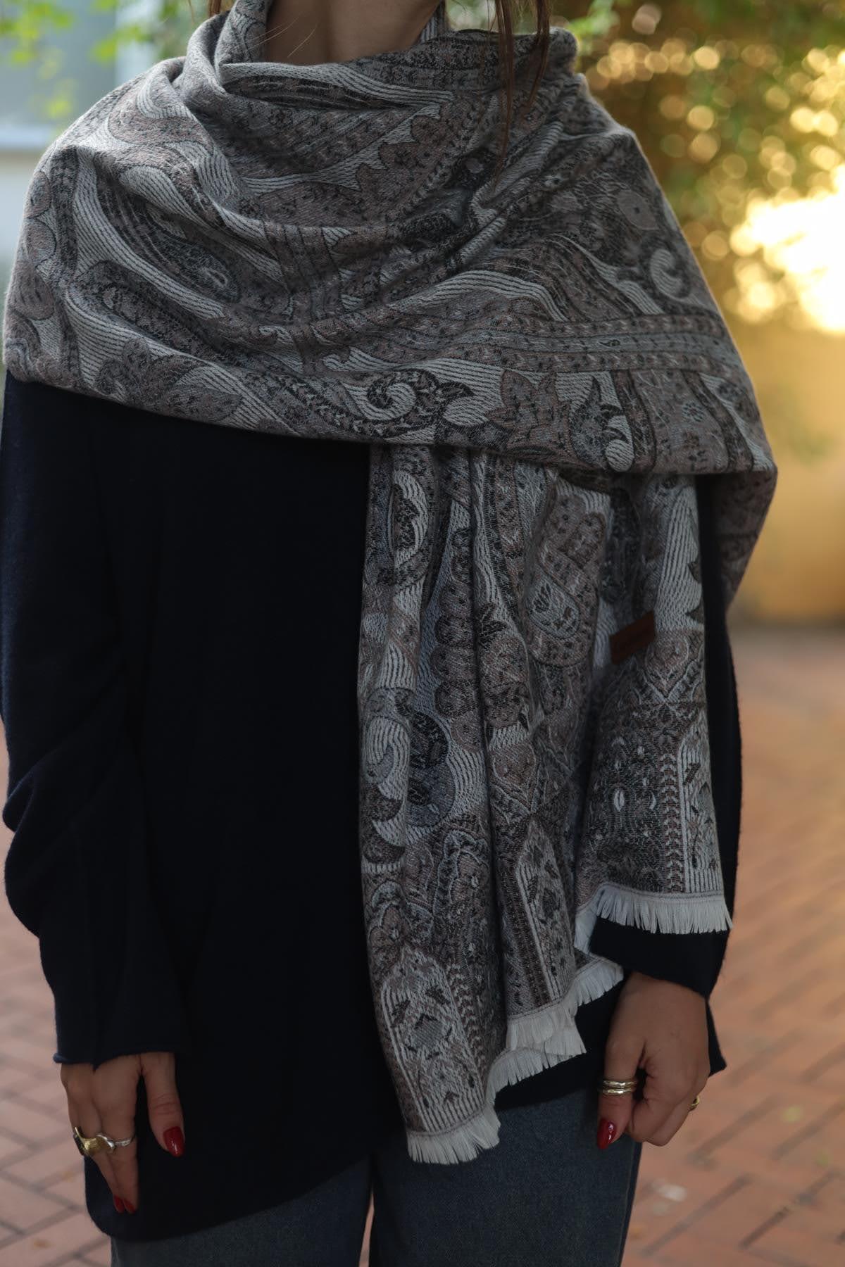 Antrasit Otantik Desenli Kaşmir Şal