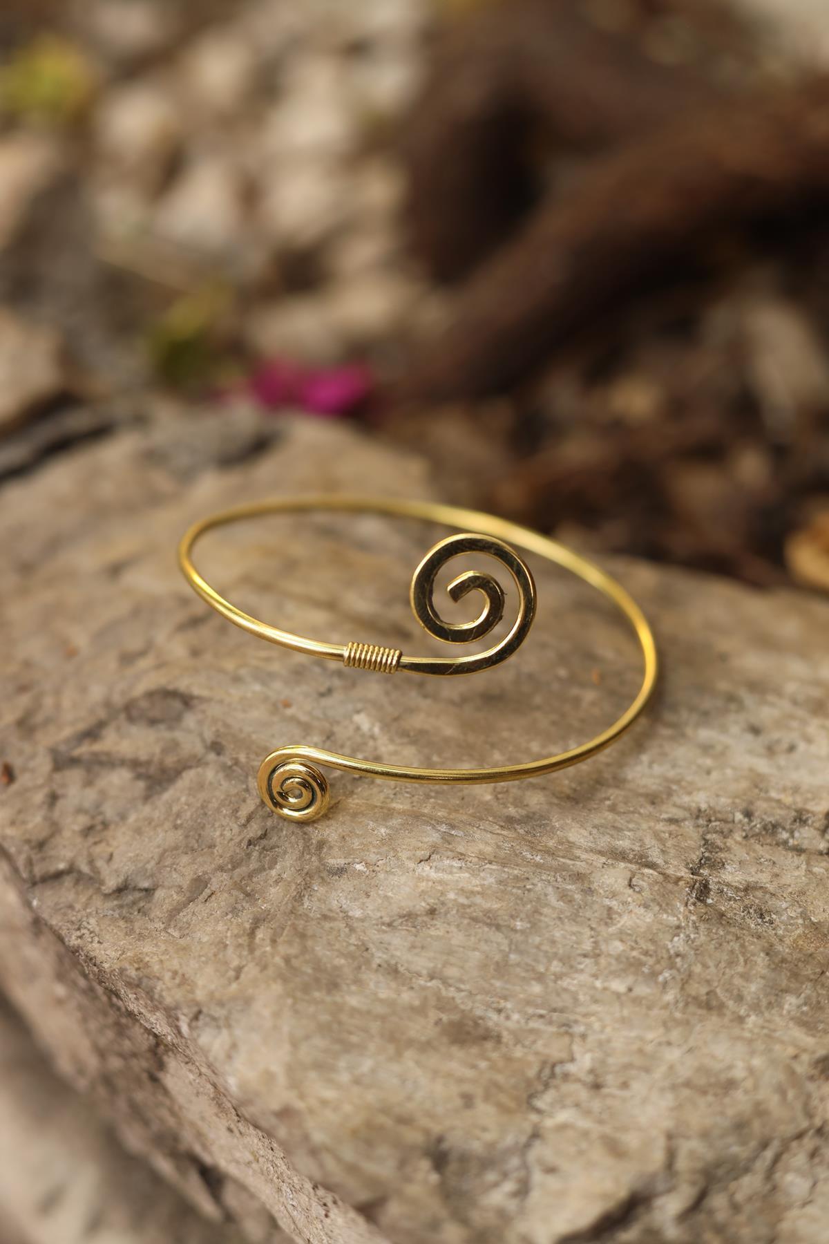 Spiral Detaylı Bronz Bileklik