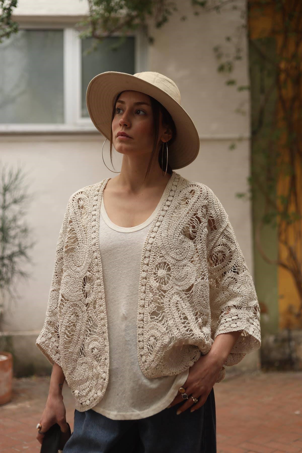 Krem Rengi Oval Kesim Dantel Hırka