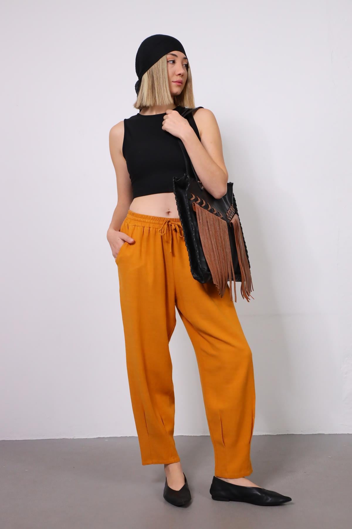  Siyah Püsküllü Deri Çanta