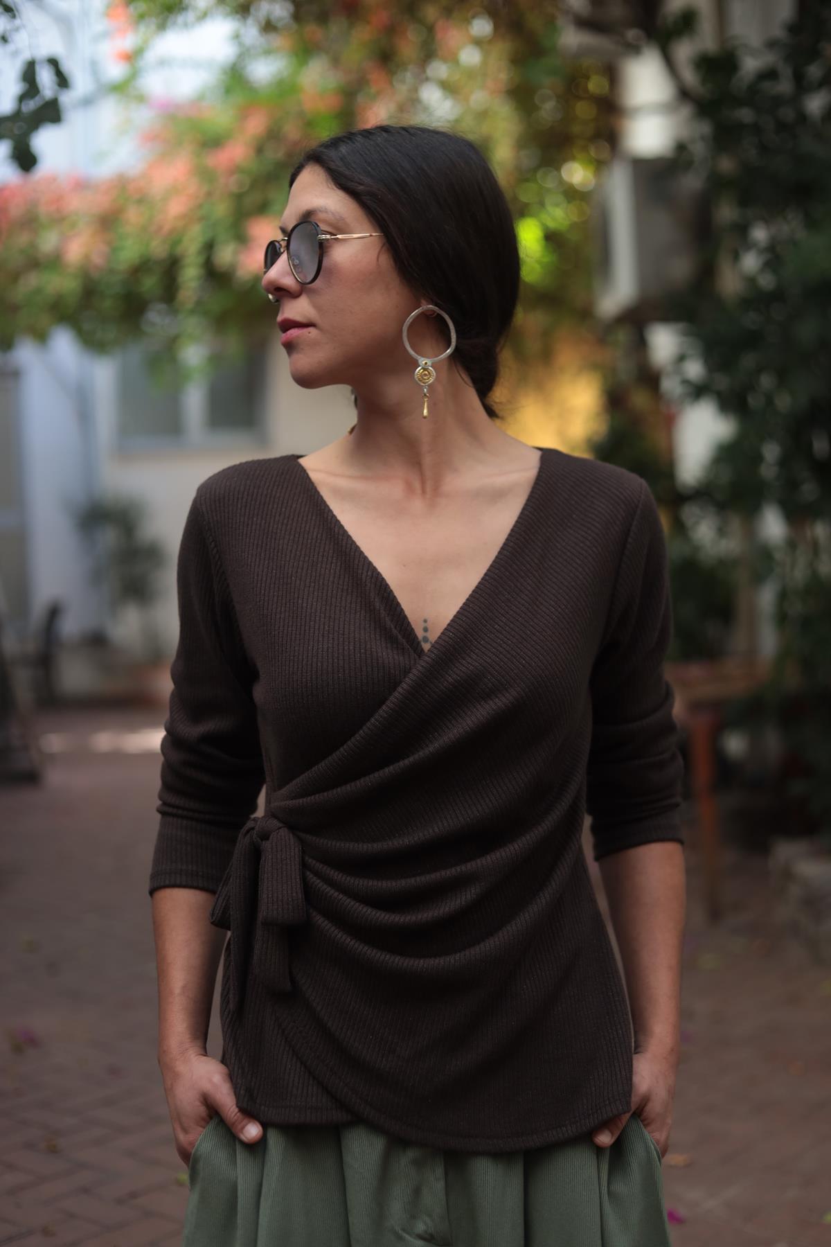 Kahverengi Düğüm Detaylı Kruvaze Bluz