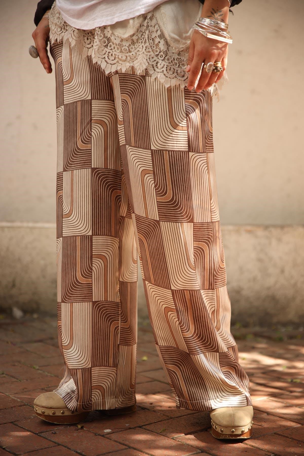 Kahverengi Desenli Beli İpli Saten Pantolon