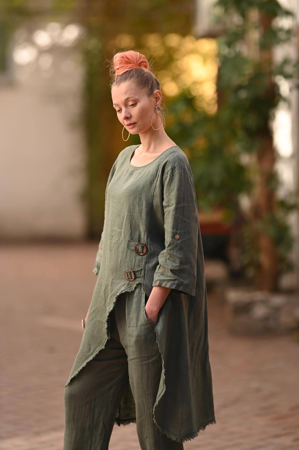 Haki Püsküllü Asimetrik Kesim Tokalı Keten Tunik