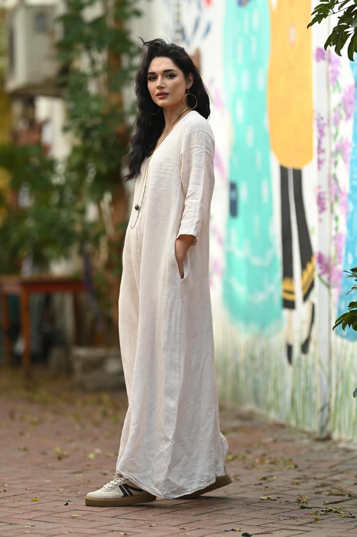 Krem Rengi Geniş Yaka Sırt Detaylı Keten Tulum