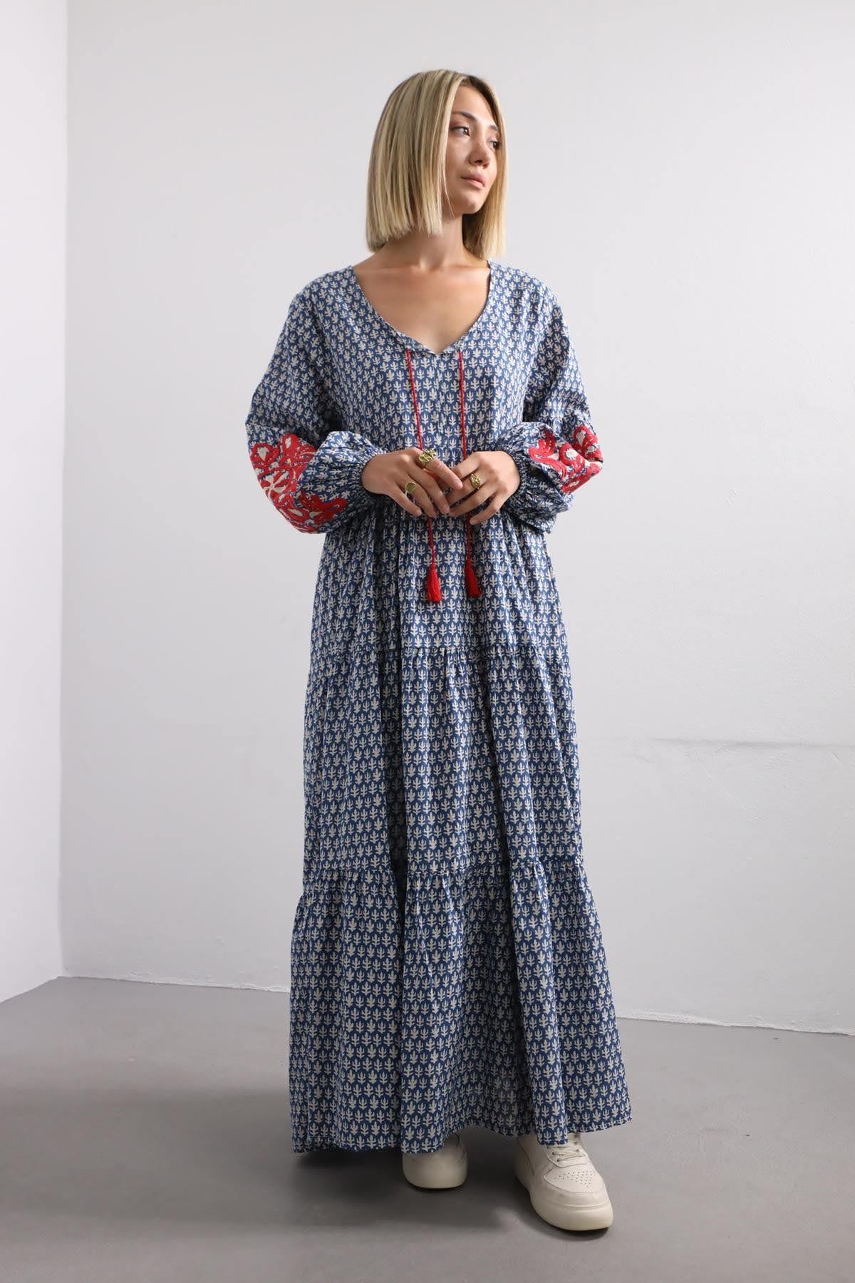 Mavi Desenli Kolları Nakışlı Elbise - Şaman Butik Mavi Desenli Kolları Nakışlı Elbise