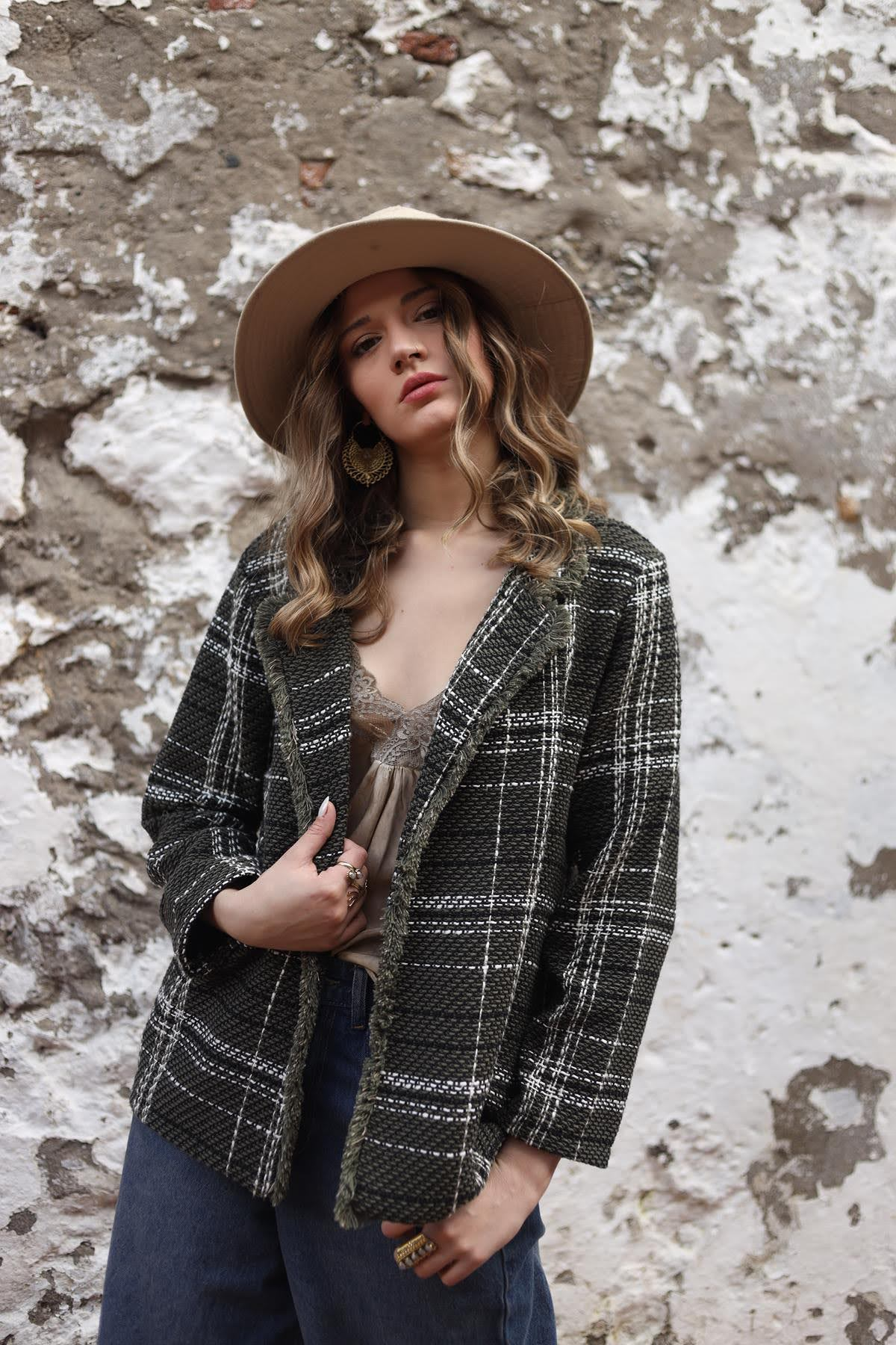 Haki Yakası Saçaklı Ekose Ceket