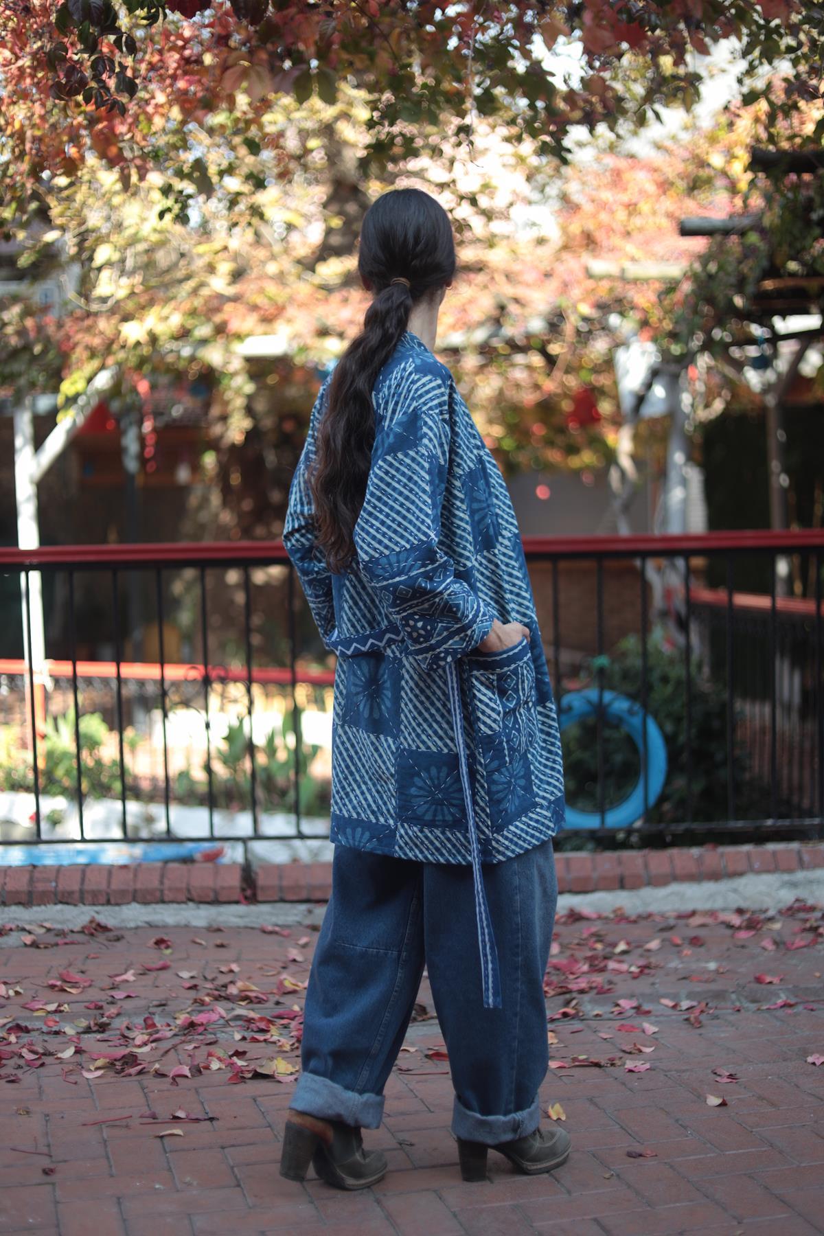 Mavi Desenli Çoban Dikişli Kısa Kaftan