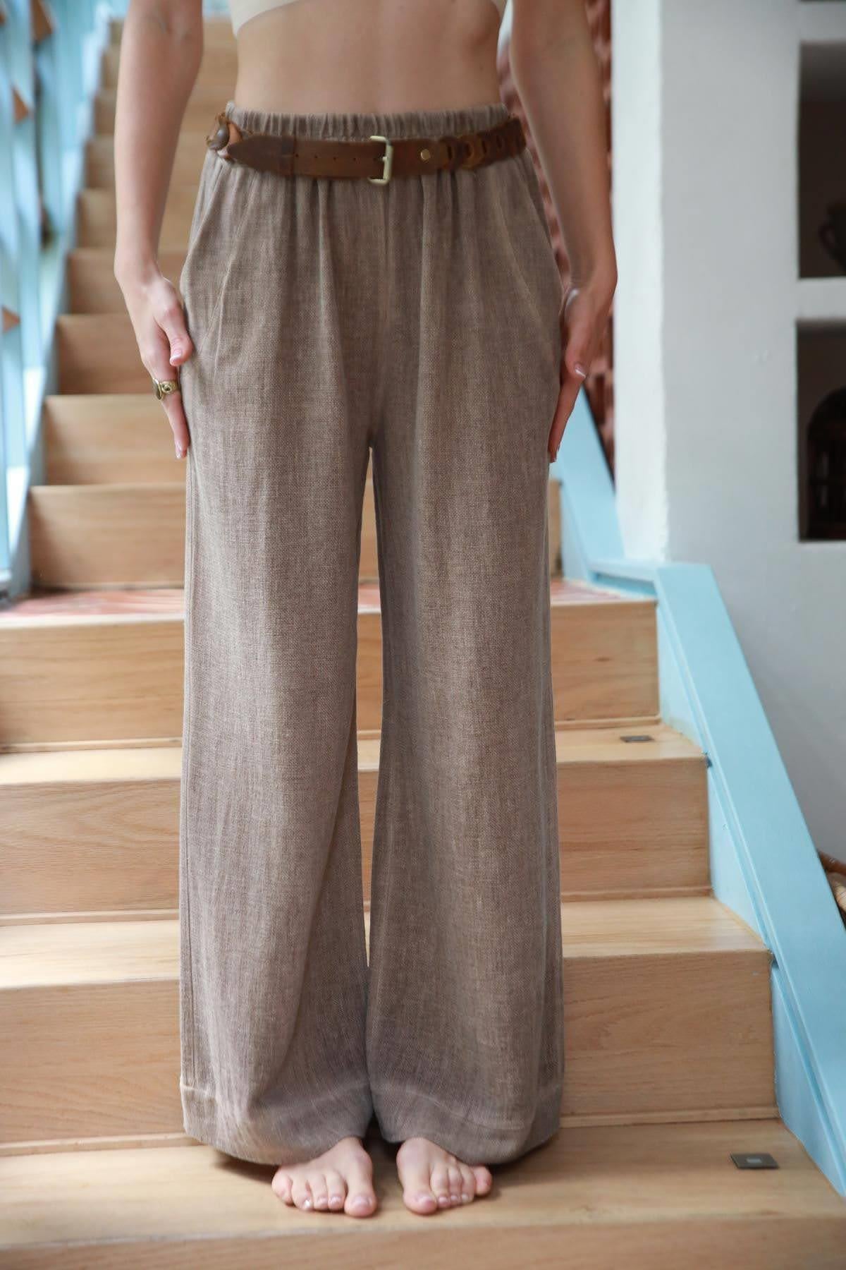 Camel Rengi Dikiş Detaylı Geniş Paça Keten Pantolon