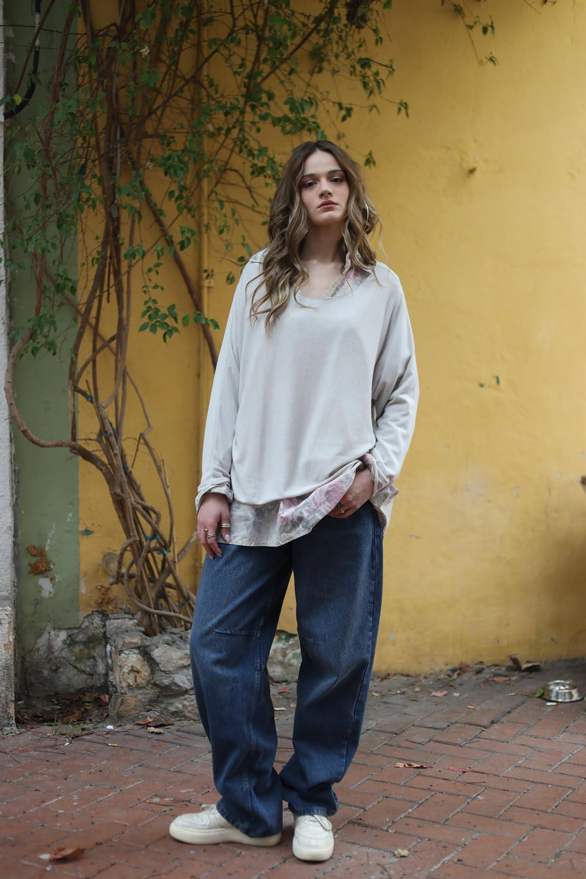 Krem Rengi Çiçek Desenli Gömlek Detaylı Bluz