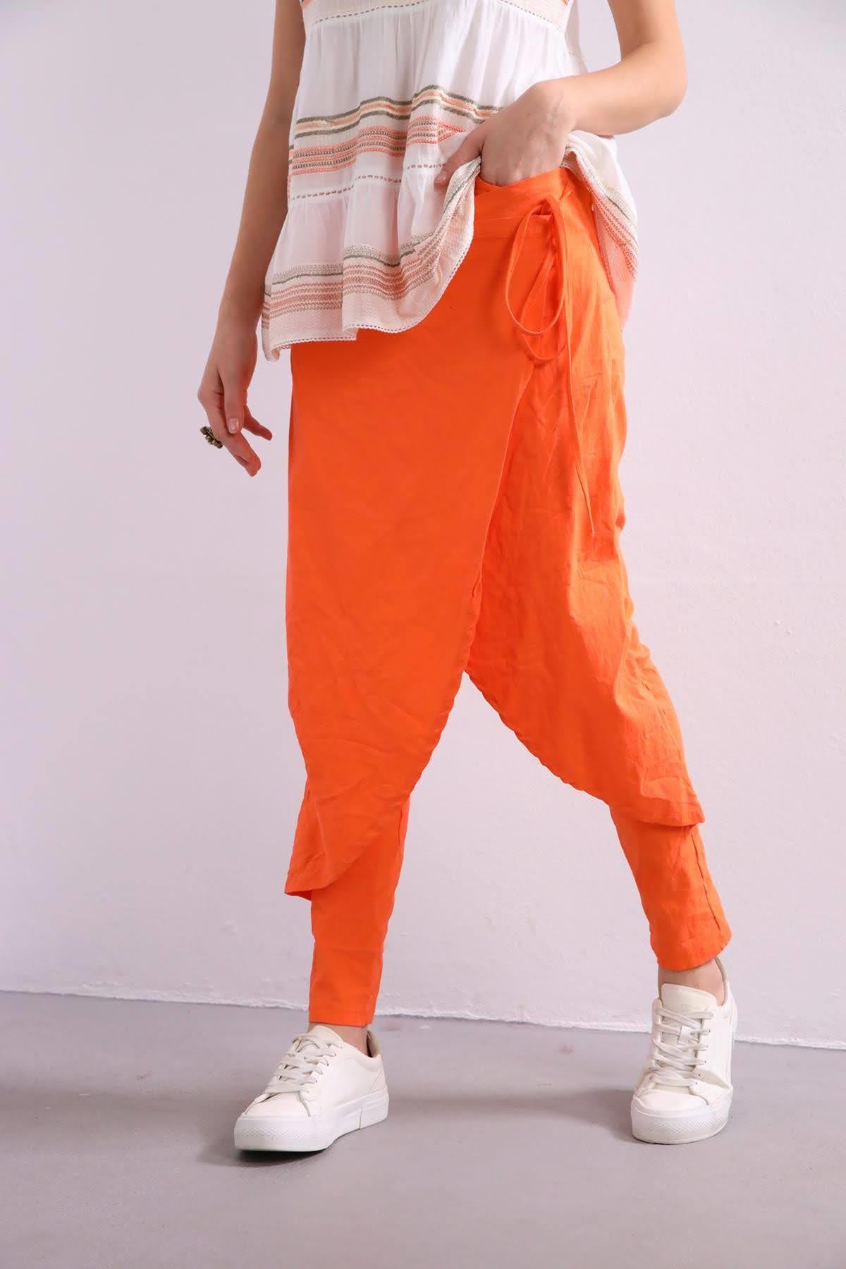 Turuncu Parça Detay Önü Bağlamalı Pantolon - Şaman Butik Turuncu Parça Detay Önü Bağlamalı Pantolon