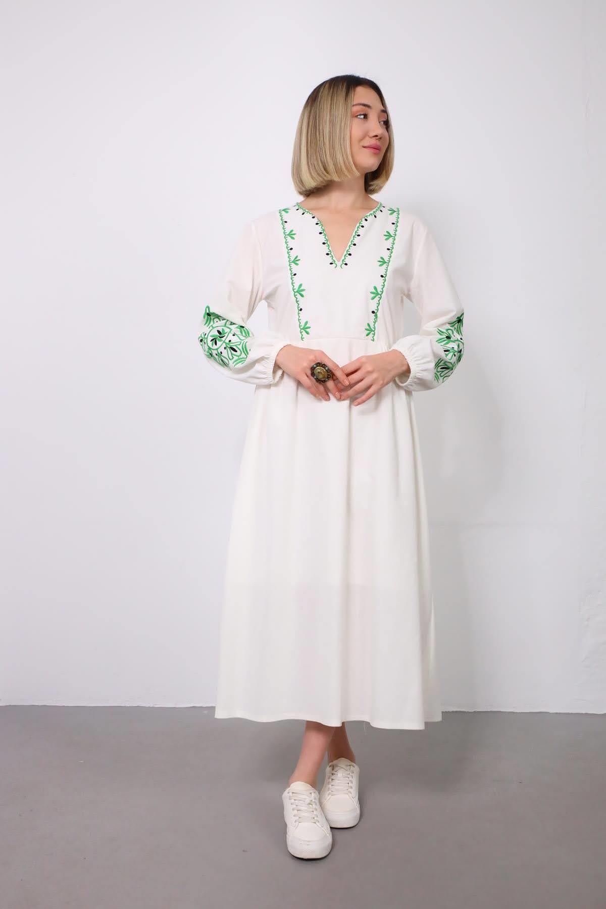 Beyaz Kesik Yaka İşlemeli Bohem Elbise - Şaman Butik - Bohem Giyim ve Aksesuar | Kadın & Erkek Beyaz Kesik Yaka İşlemeli Bohem Elbise
