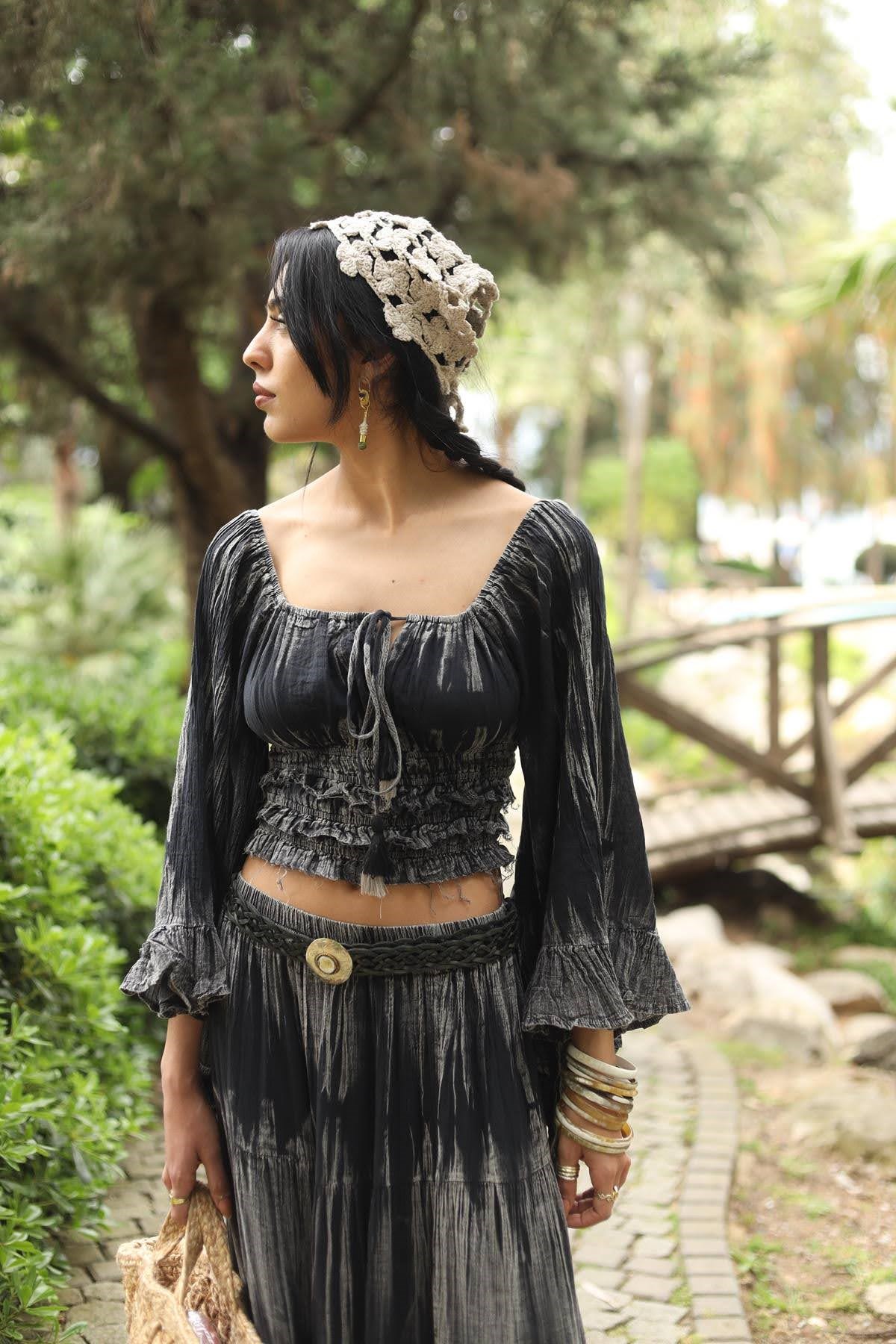 Siyah Taşlanmış Kimono Kollu Crop Bluz