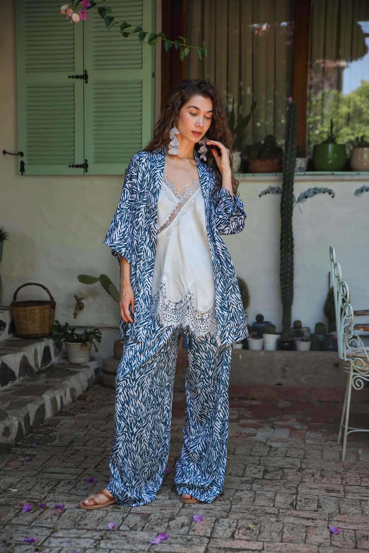 Petrol Mavisi Desenli Kısa Kaftan
