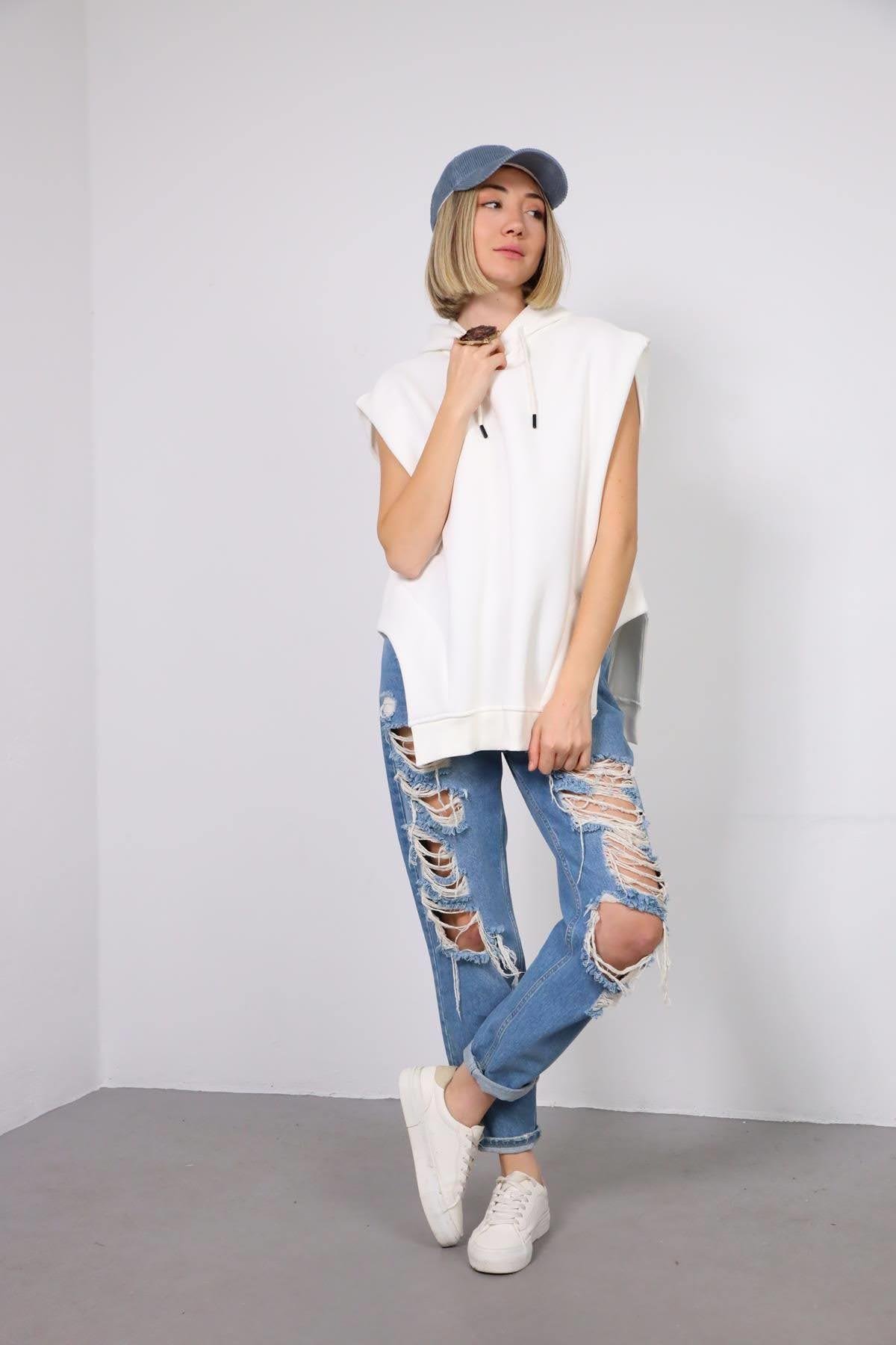  Ekru Kapüşonlu Asimetrik Yırtmaçlı Kolsuz Sweat