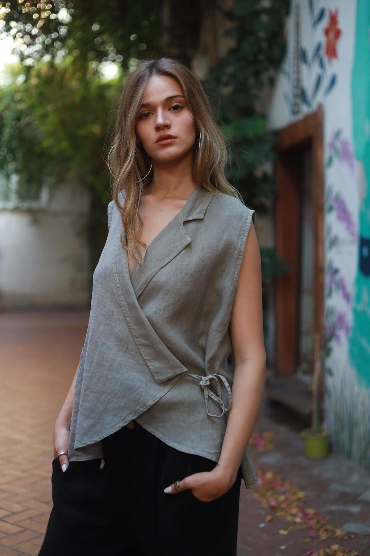 Vizon Rengi Sıfır Kol Kruvaze Keten Bluz