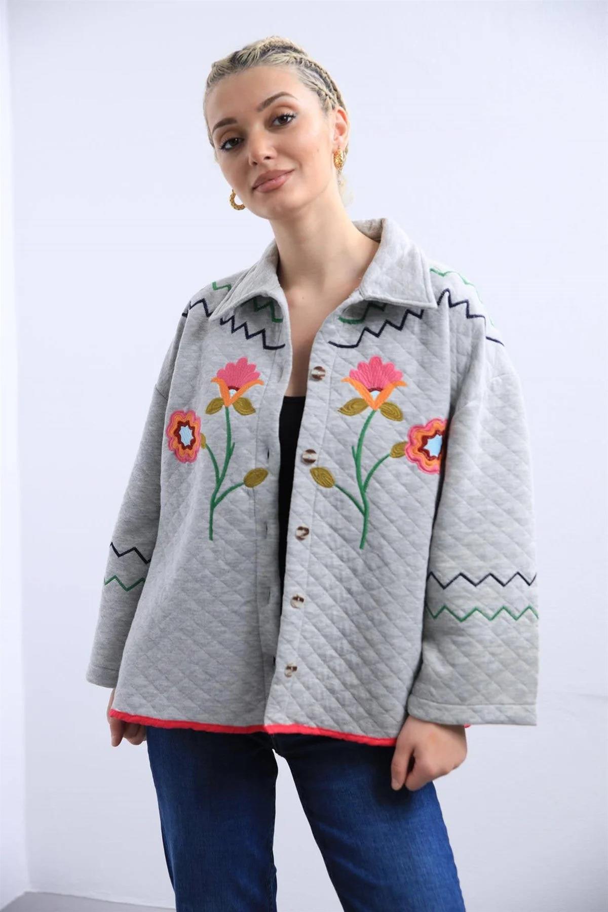 Gri Çiçek İşlemeli Kapitone Ceket - Şaman Butik Gri Çiçek İşlemeli Kapitone Ceket