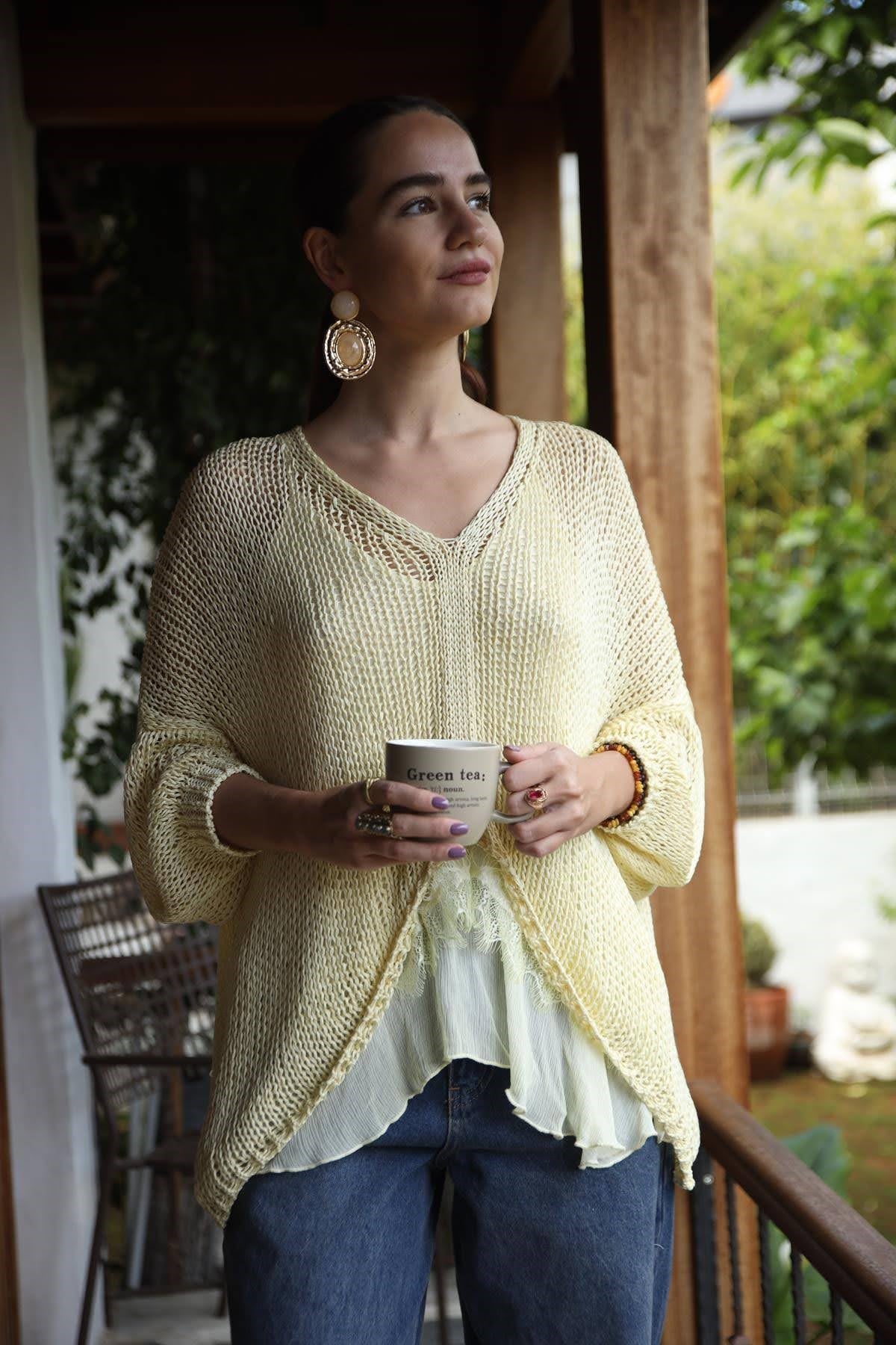Butter Yellow V Yaka Önü Kısa Merserize Bluz