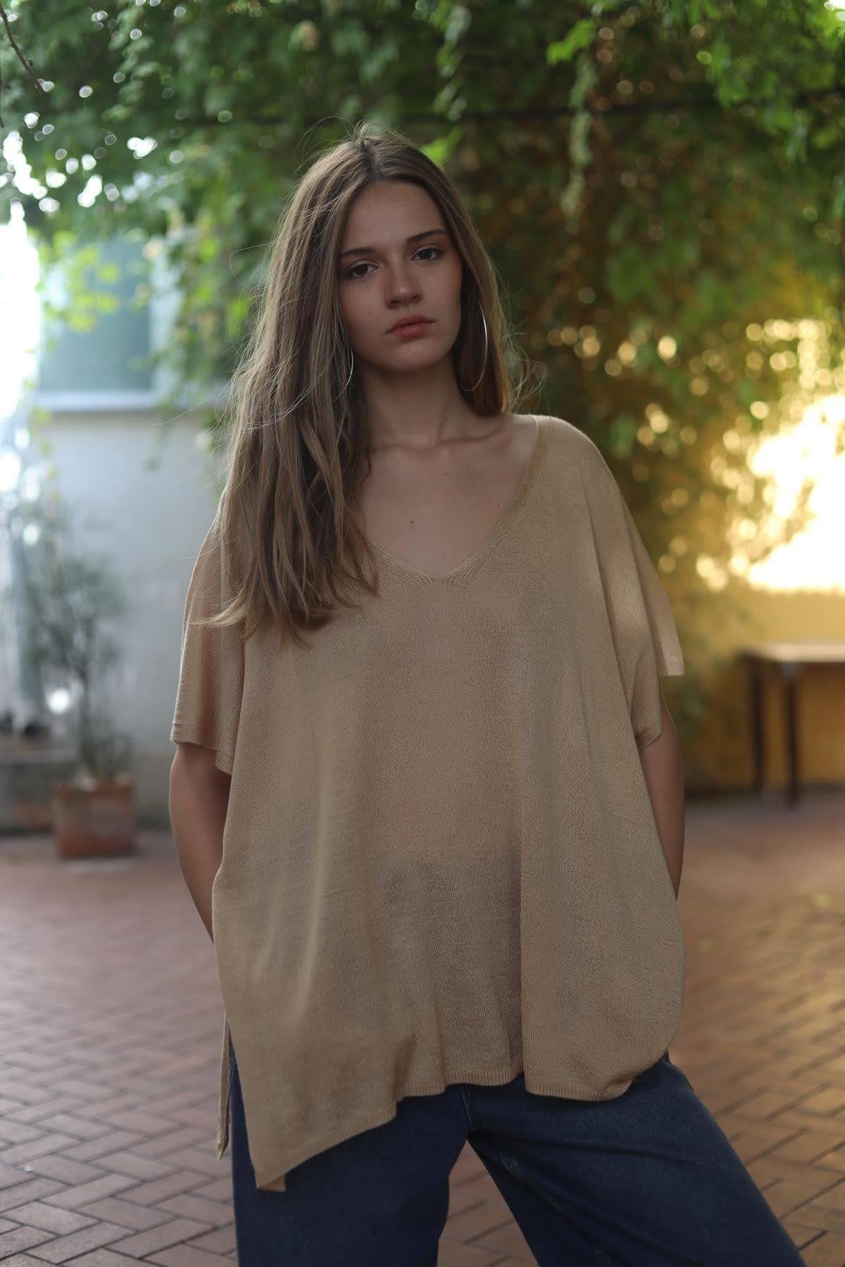 Camel Rengi V Yaka Yırtmaçlı Yarasa Kol Bluz