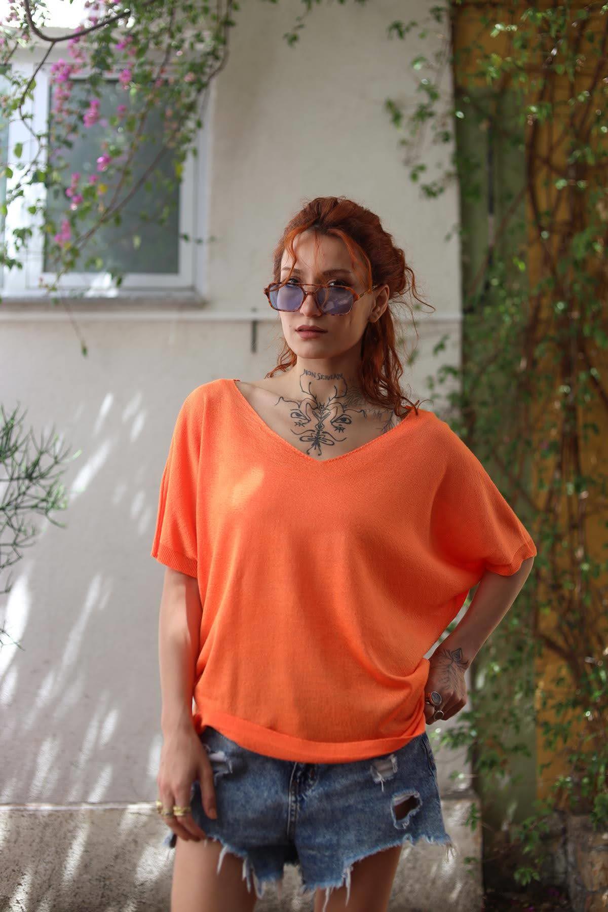 Turuncu V Yaka Yarasa Kol Triko Bluz