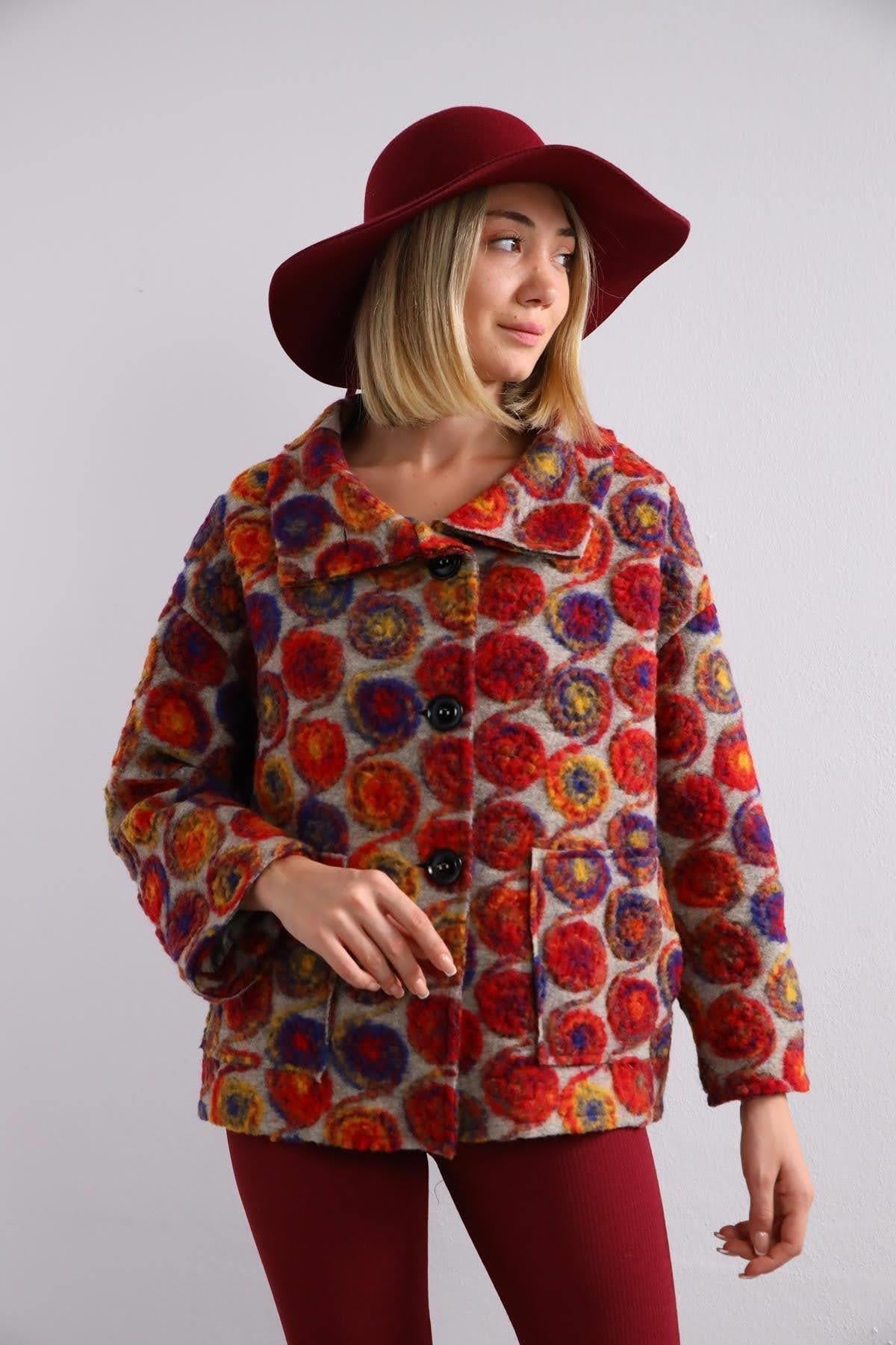 Gri Spiral Desenli Kısa Keçe Kaban