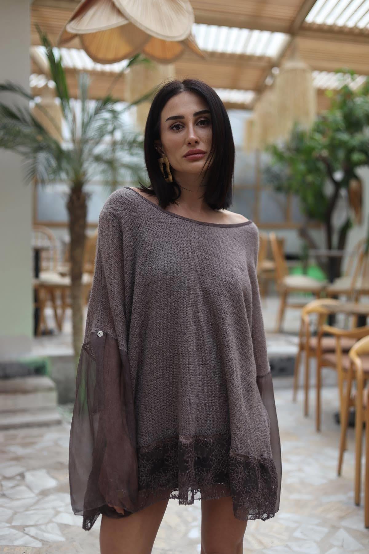 Kahverengi Eteği Payet Detay Dantelli Triko Bluz