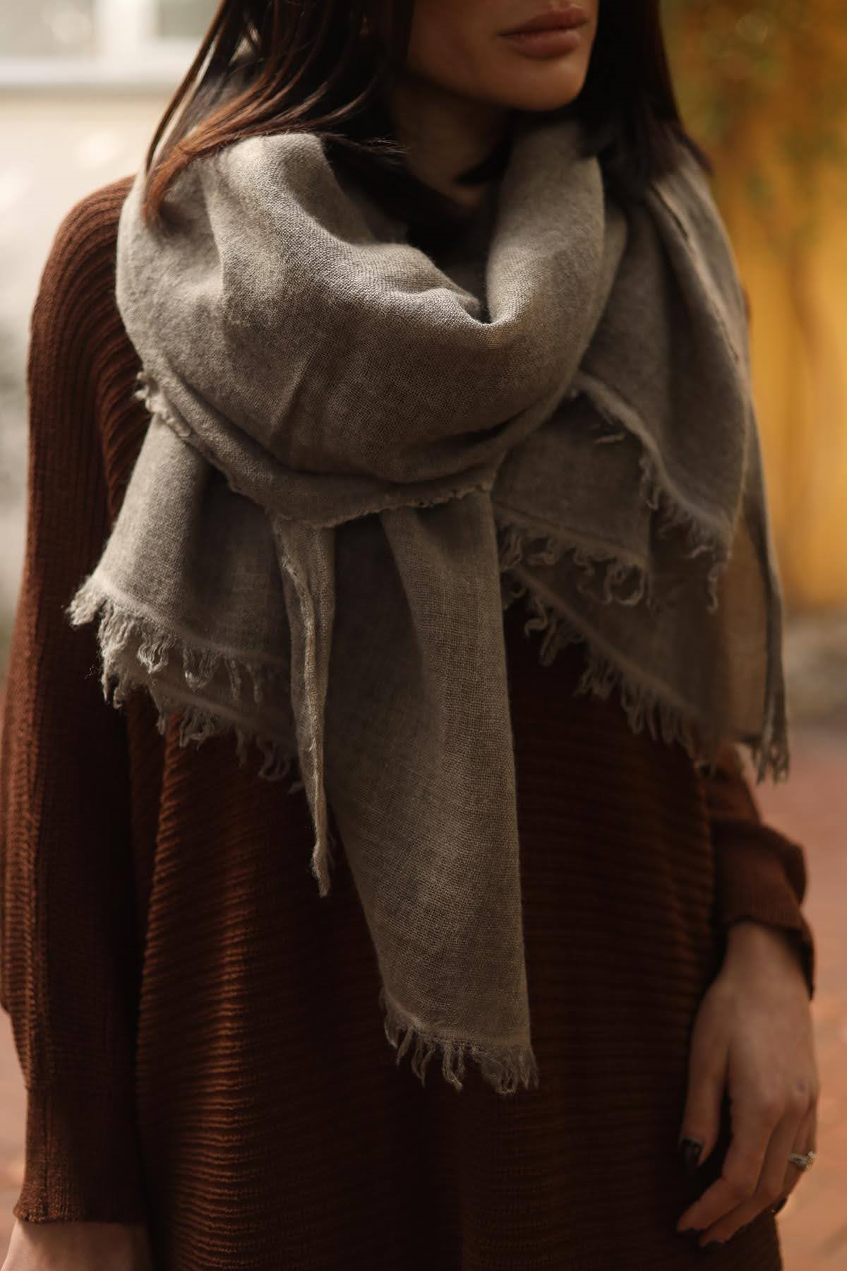 Vizon Rengi Kenarları Saçaklı Şal