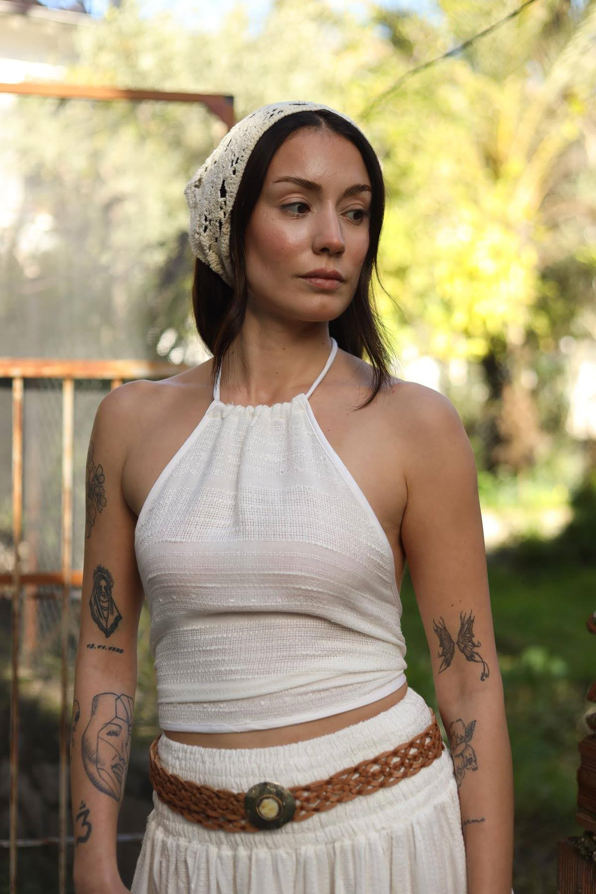 Ekru Boyundan Bağlamalı Rayon Crop Bluz