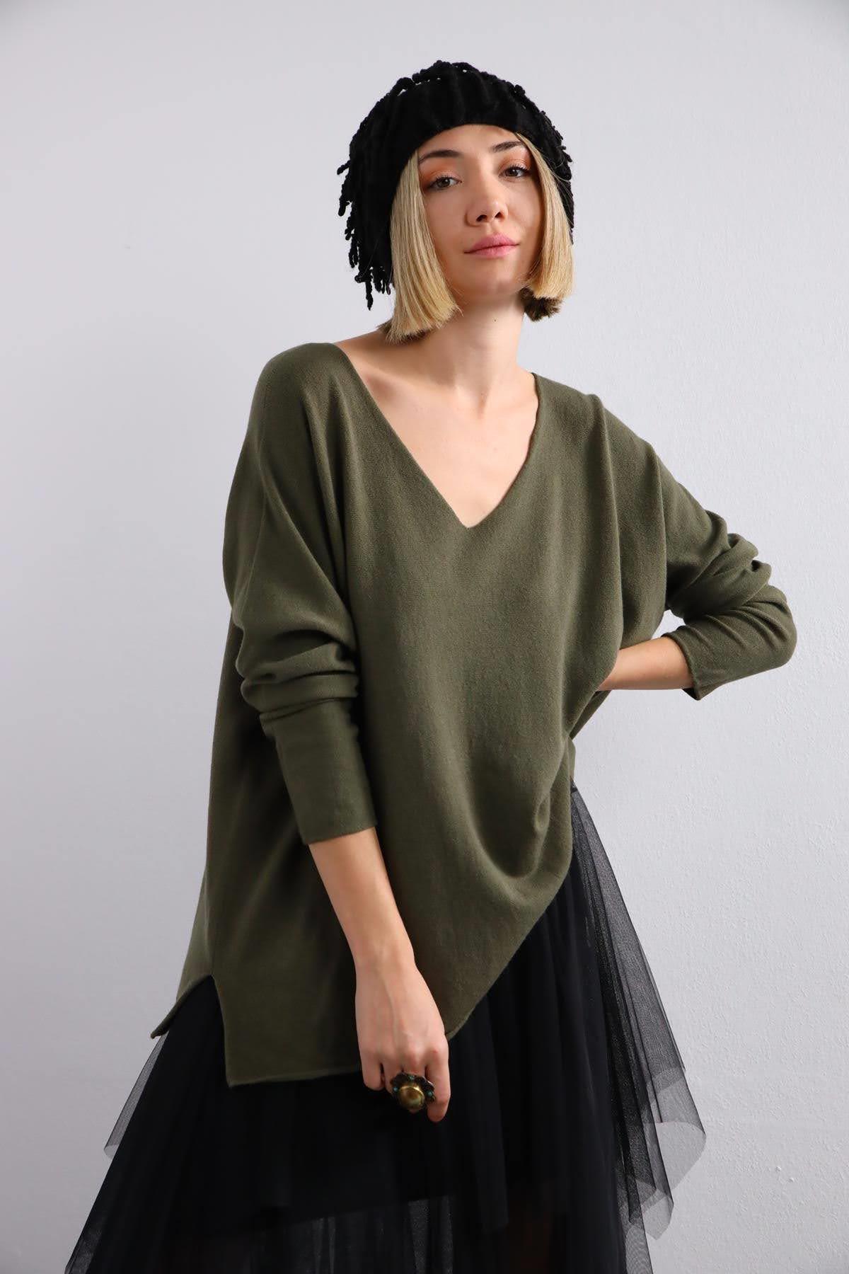 Haki Yumuşak Doku Yırtmaç Detaylı Bluz - Şaman Butik Haki Yumuşak Doku Yırtmaç Detaylı Bluz